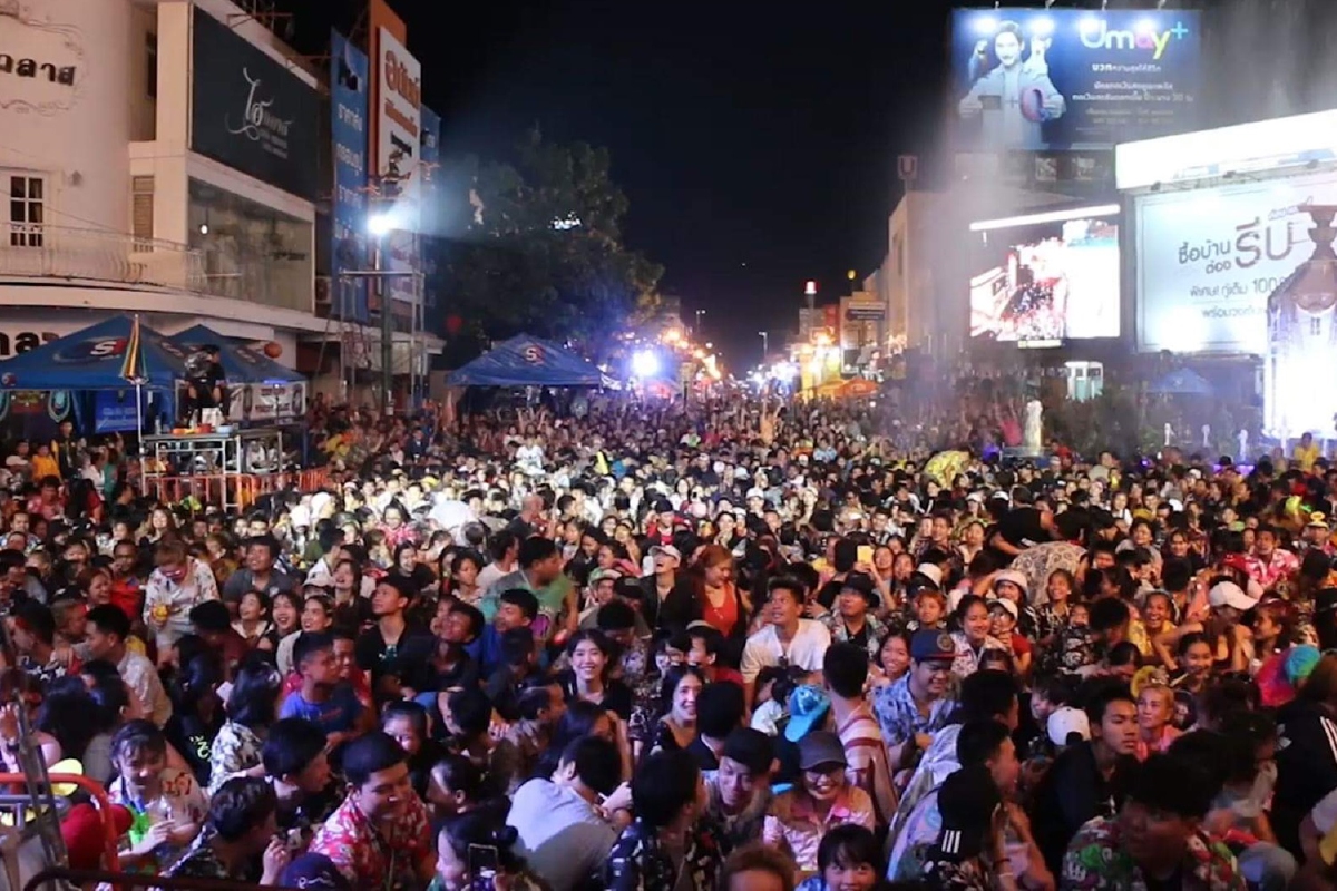 ขอนแก่นงดจัดสาดน้ำถนนข้าวเหนียวช่วงสงกรานต์ ป้องกันโควิด-19 ขอนแก่นงดจัดสาดน้ำถนนข้าวเหนียวช่วงสงกรานต์ ป้องกันโควิด-19