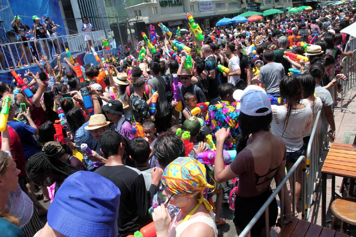 ไม่ฟันเลิกจัดสงกรานต์ถนนข้าวสาร - ผู้ประกอบการรอดูโควิด-19ถึงสิ้นมี.ค.63 ไม่ฟันเลิกจัดสงกรานต์ถนนข้าวสาร - ผู้ประกอบการรอดูโควิด-19ถึงสิ้นมี.ค.63