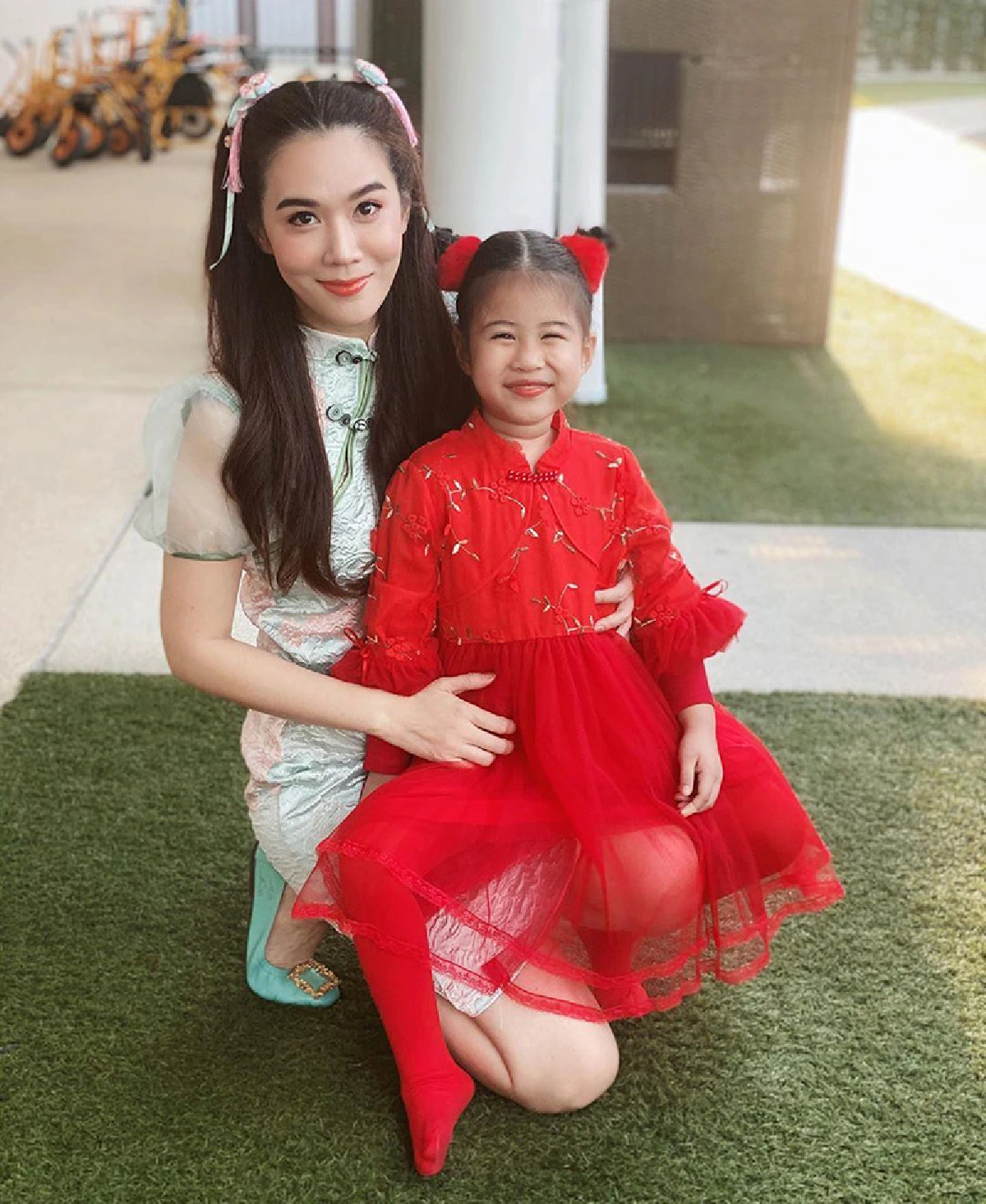 เมย์ เฟื่องอารมย์ ลั่นกูจับมึงแน่..ระวังตัว! หลังชาวเน็ตเข้ามาด่าลูกสาวด้วยคำหยาบ