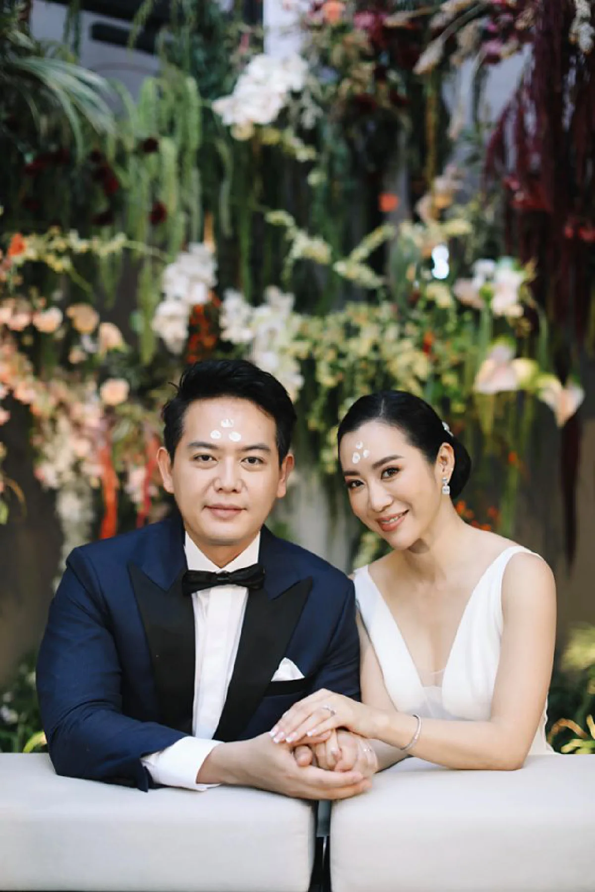 ซูมดีเทลชุดเจ้าสาวของ วีเจจ๋า-ณัฐฐาวีรนุช สวยเรียบง่ายในวันสำคัญ