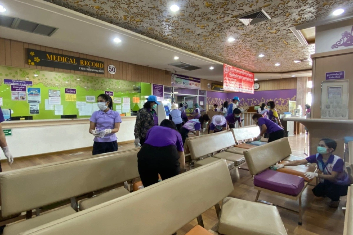 ล้างใหญ่ร.พ.ท่าศาลา-ชุดสืบสวนโรคตามแกะรอยนักศึกษาติดโควิด-19