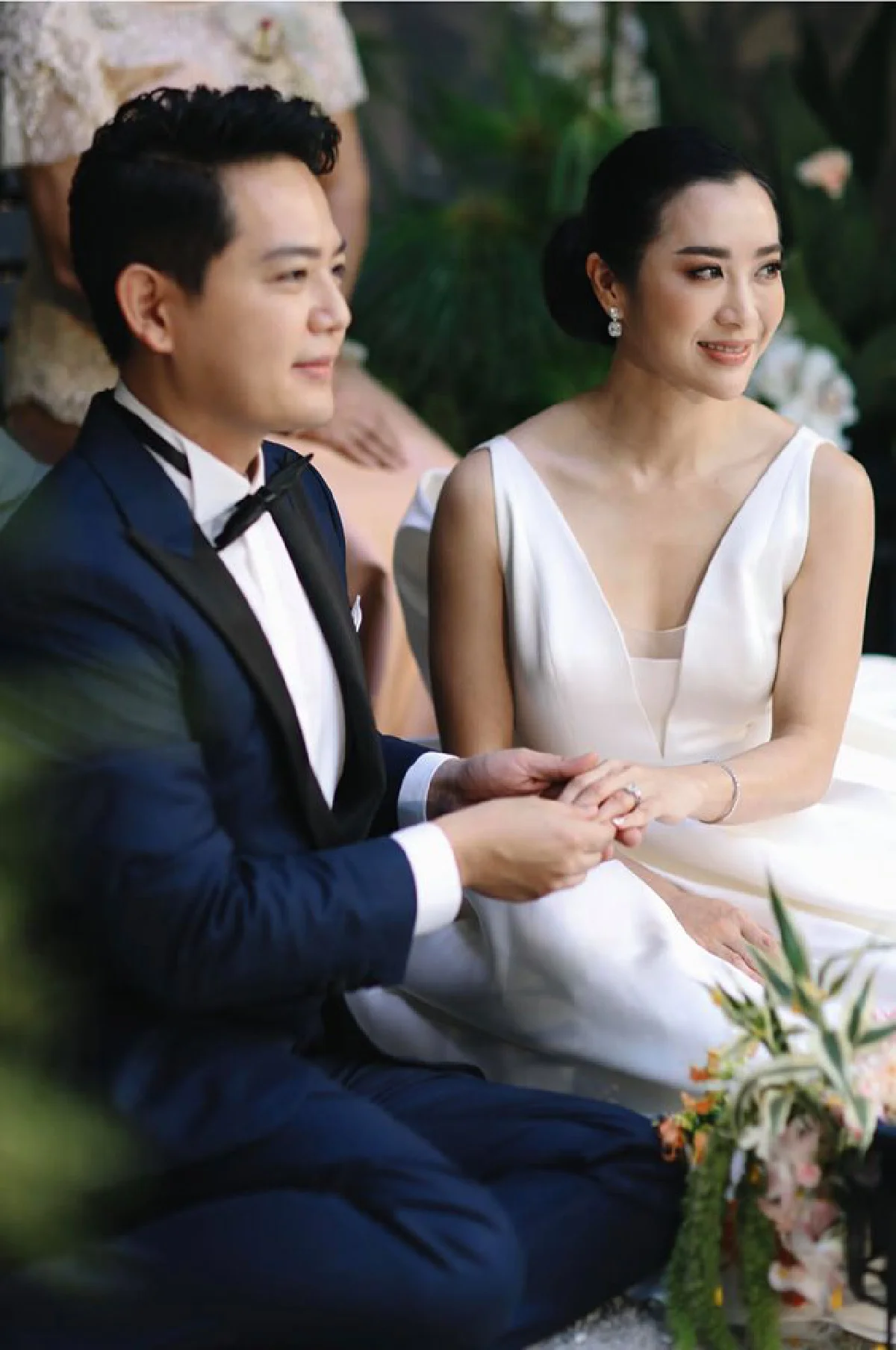 ซูมดีเทลชุดเจ้าสาวของ วีเจจ๋า-ณัฐฐาวีรนุช สวยเรียบง่ายในวันสำคัญ