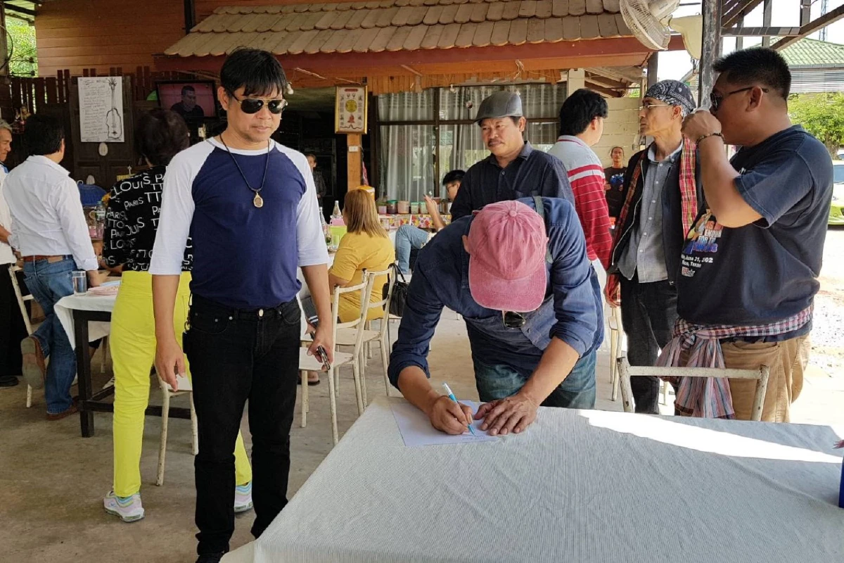 ปิดตำนานเสี่ยวอี้ศิลปินชาวชัยภูมิผู้ผลิตเครื่องดนตรีสายพันธุ์ไทยชิ้นใหม่ของโลก