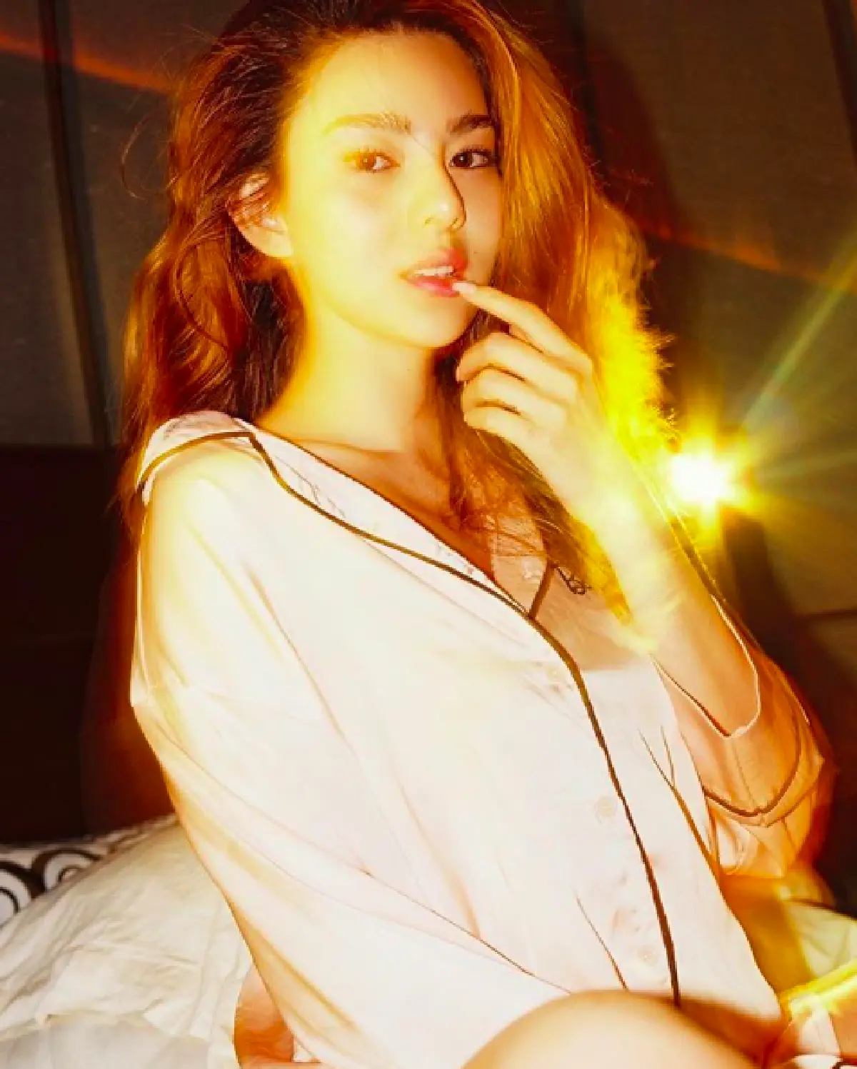 “ดิว อริสรา” ถูกแอบถ่ายภาพหลังตื่นนอน เซ็กซี่แบบเผลอๆ