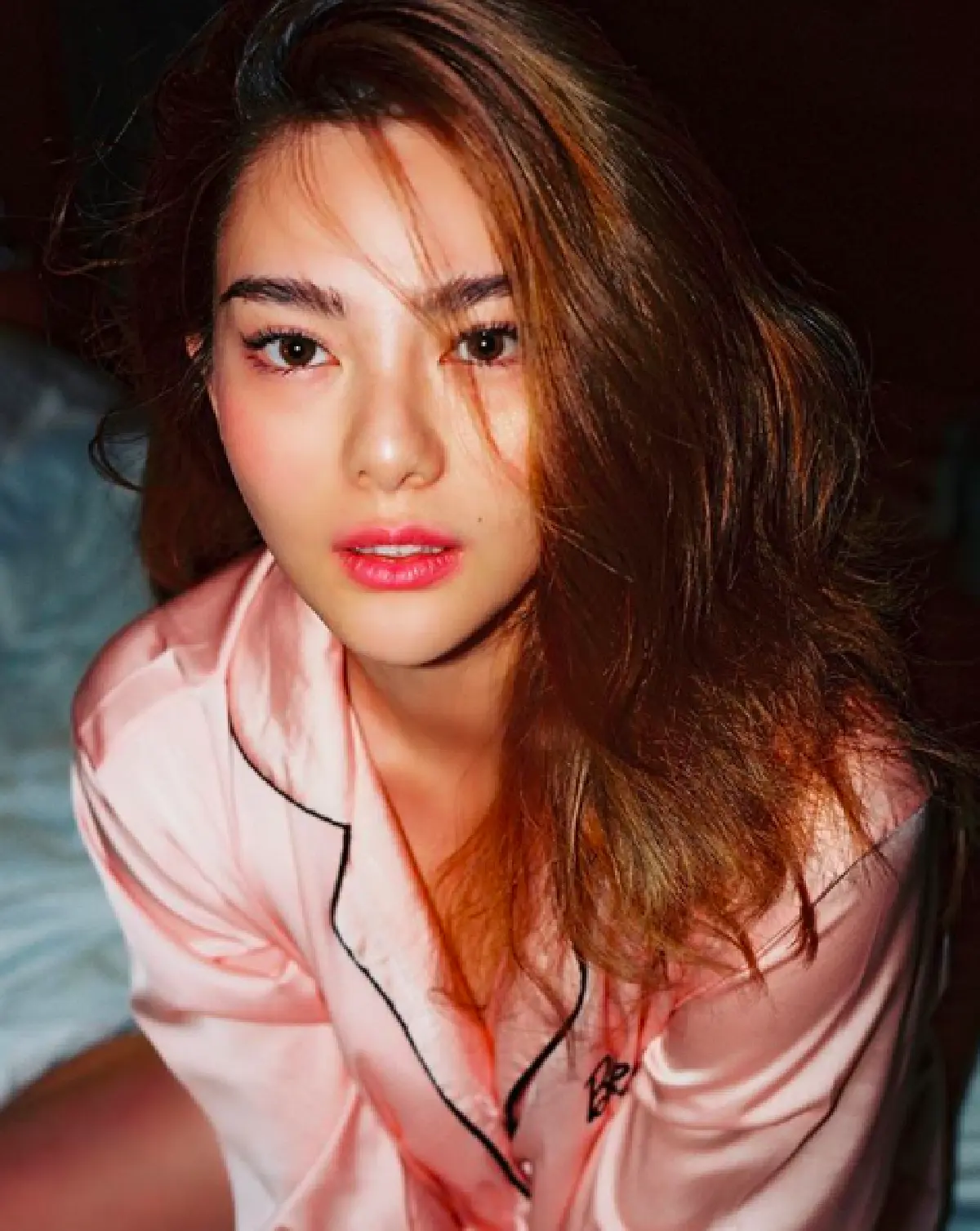 “ดิว อริสรา” ถูกแอบถ่ายภาพหลังตื่นนอน เซ็กซี่แบบเผลอๆ