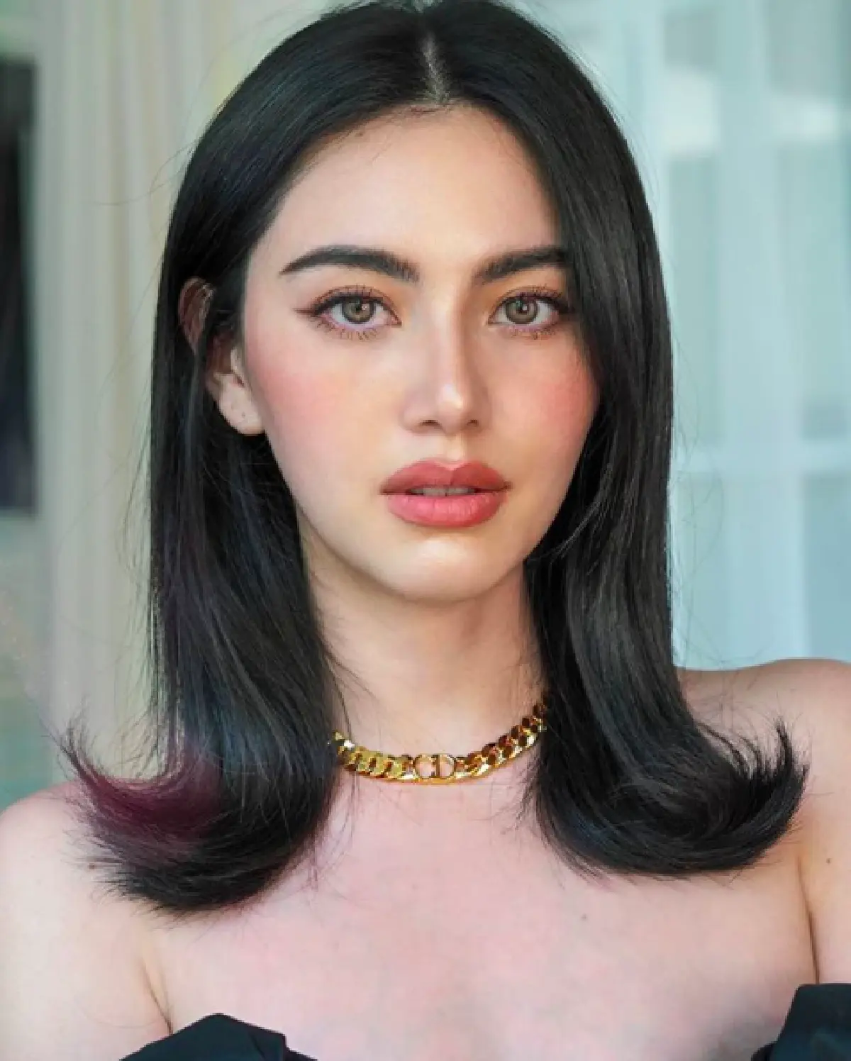 แฟชั่นวันกักตัว! “ใหม่ ดาวิกา” กับความสวยขณะอยู่บ้าน 14 วัน