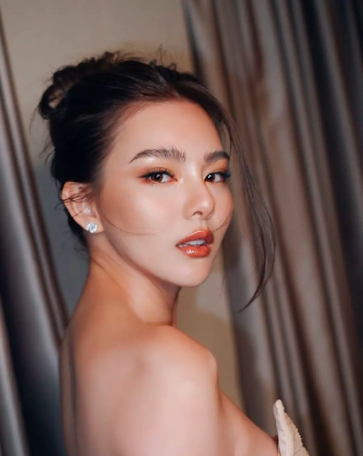 “ดิว อริสรา” ถูกแอบถ่ายภาพหลังตื่นนอน เซ็กซี่แบบเผลอๆ