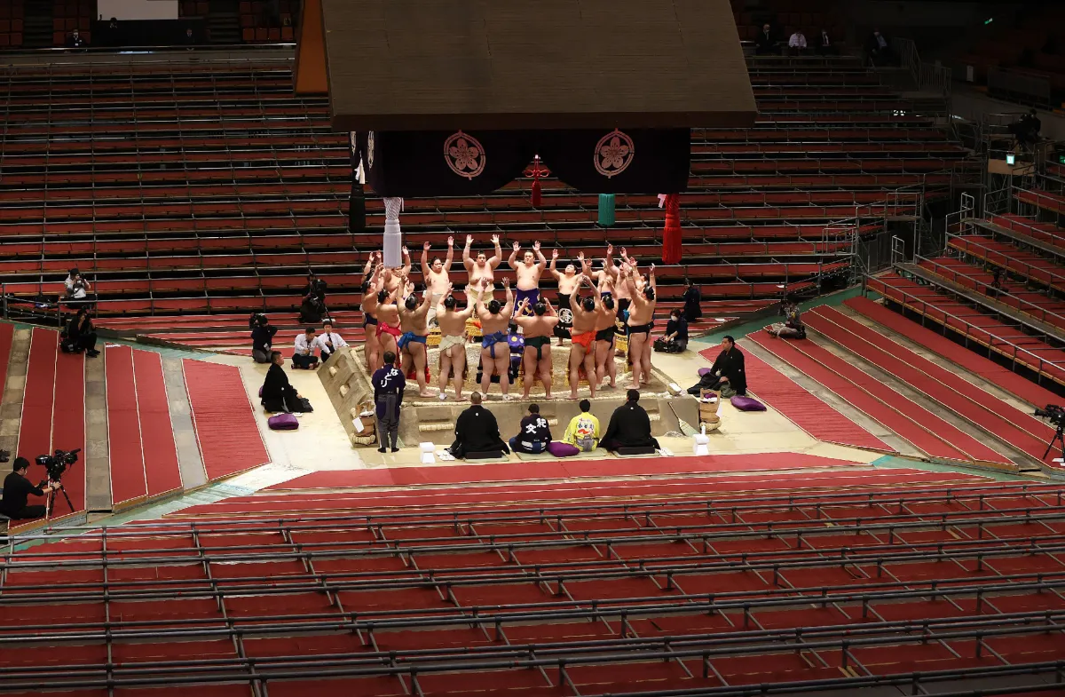 ชีวิตต้องเดินหน้าต่อไป ชมสารพัดวิธีเอาตัวรอดของชาวโลกยุคไวรัส