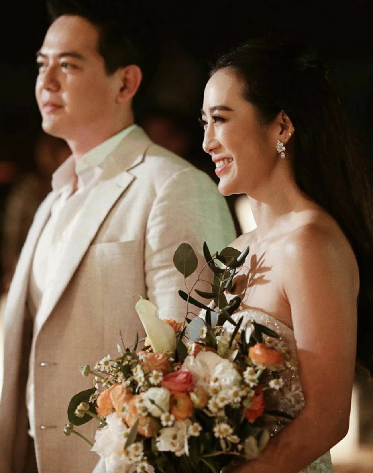 “จ๋า-ตุ๊" ฉลองวิวาห์หวาน ท่ามกลางบรรยากาศโรแมนติกริมทะเล 