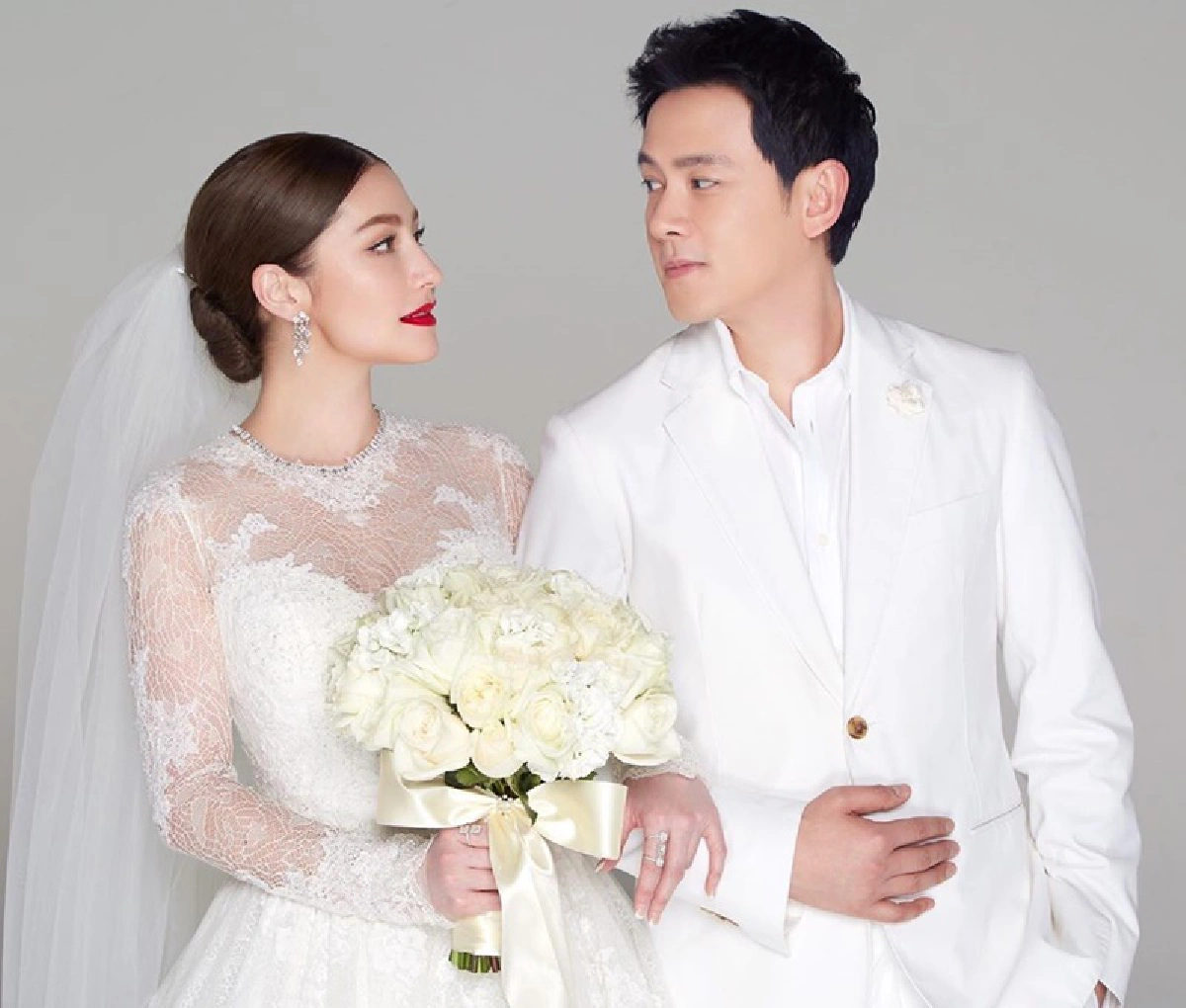 “ฟลุค-นาตาลี” อัปเดตภาพพรีเวดดิ้งเซตใหม่ในชุดบ่าวสาวหล่อ-สวยสมกัน 