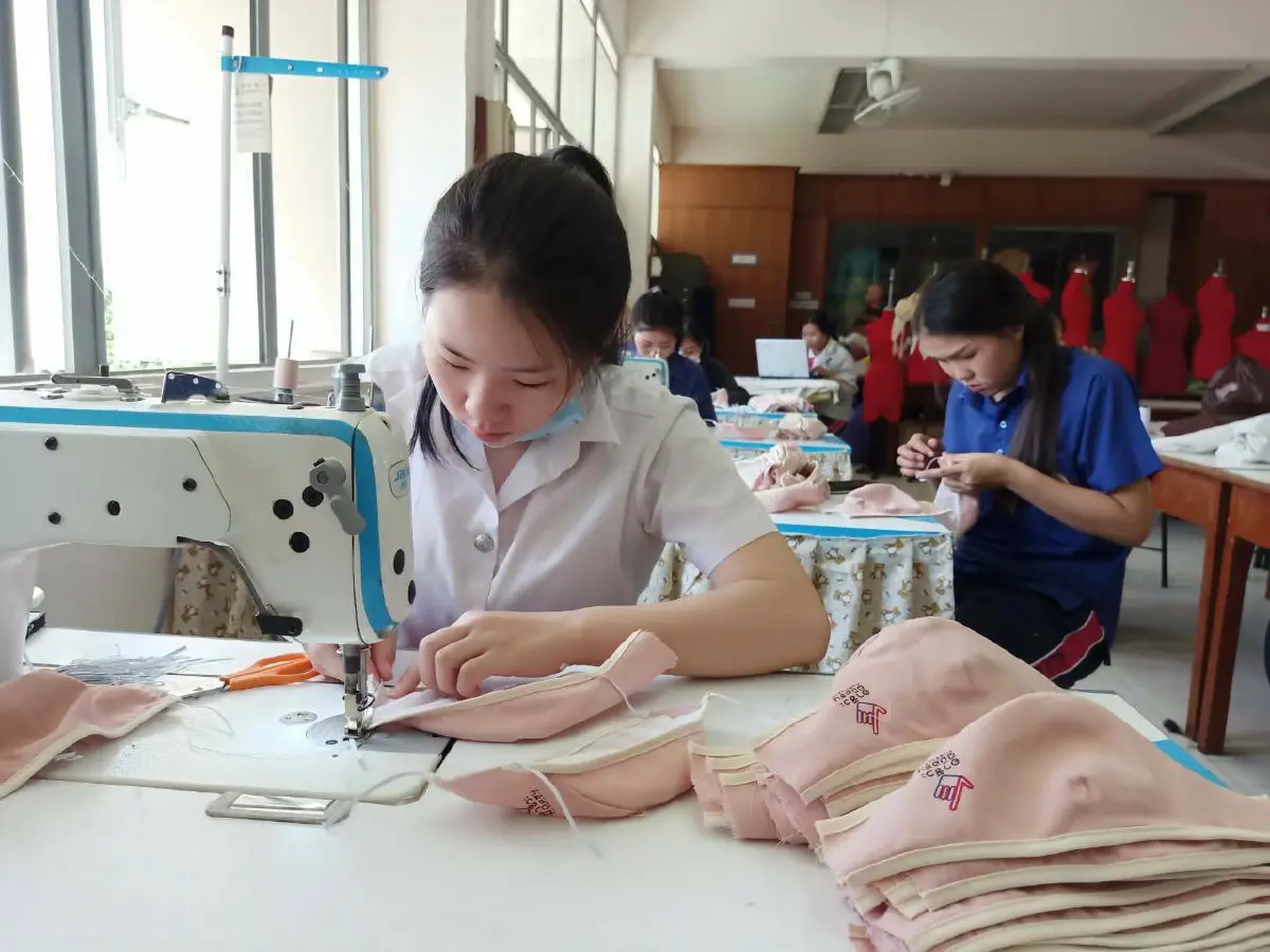 สั่งอาชีวะ 50 แห่งเร่งผลิตหน้ากากอนามัยแจกประชาชนเดือนมี.ค.อีก 2 แสนชิ้น