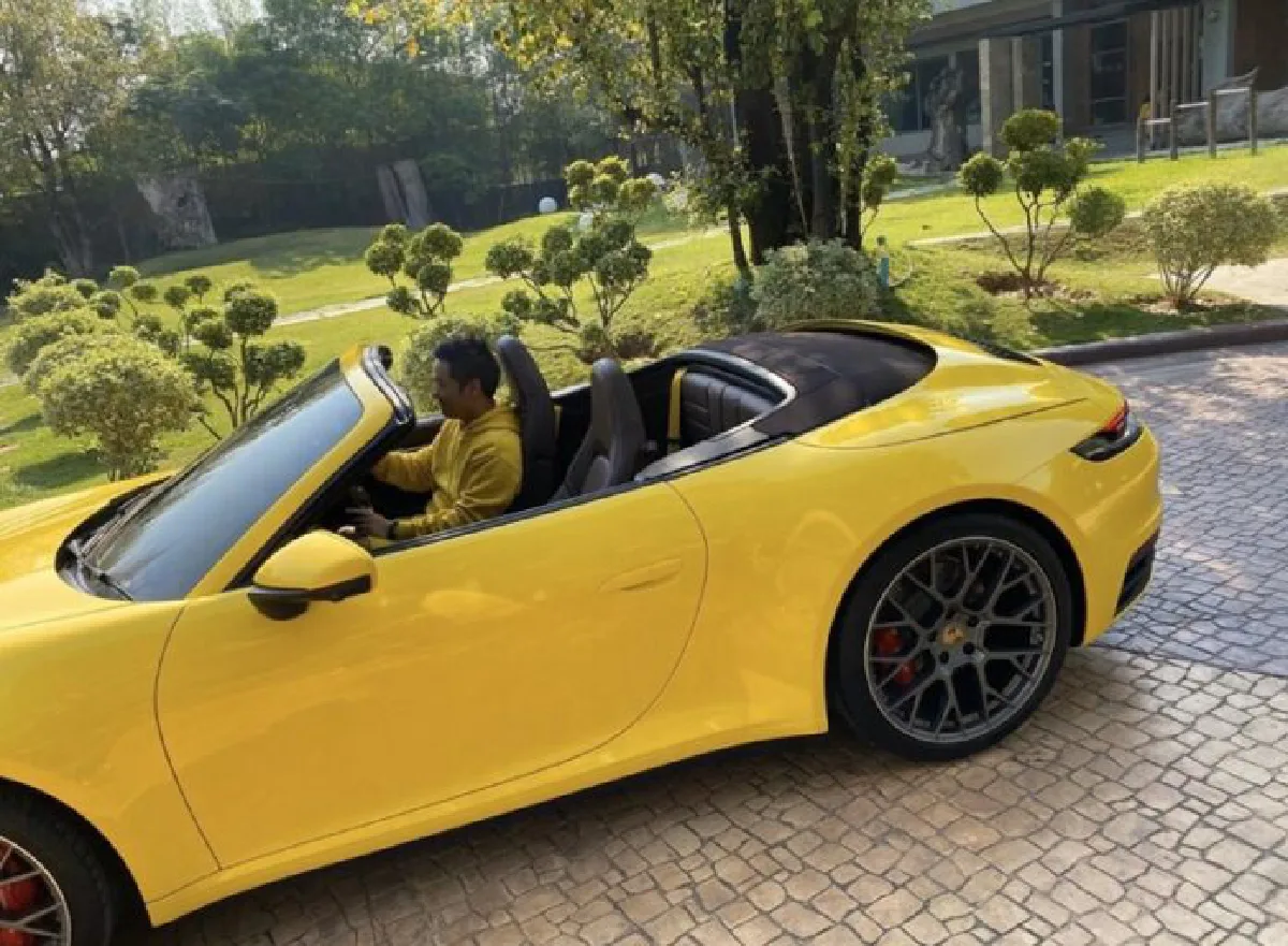  ทำบุญด้วยอะไร!? “พลอย ชิดจันทร์” เผยรถสปอร์ตคันใหม่ที่สามีมอบให้