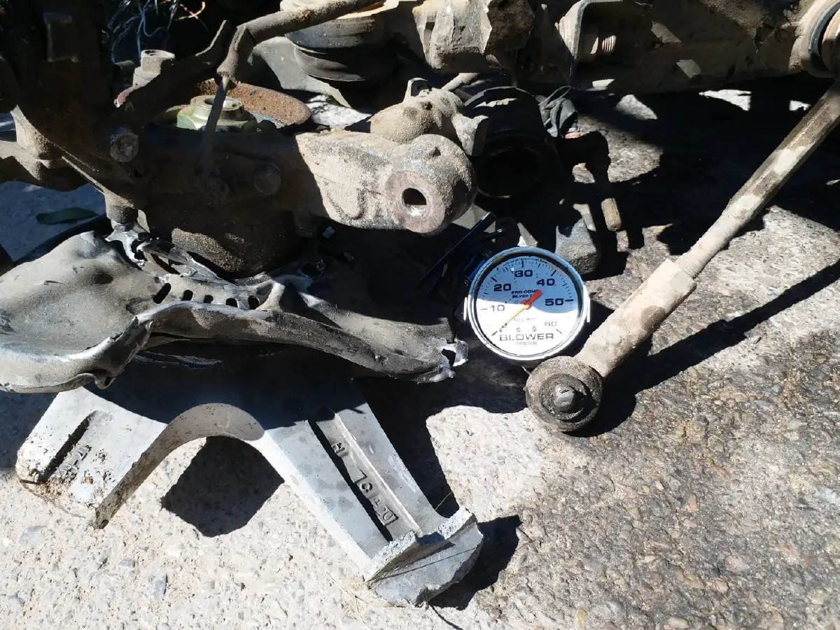 สยอง!รถทัวร์ชนรถกระบะพังยับเยินจนกลายเป็นเศษเหล็กตาย 3 เจ็บ 1