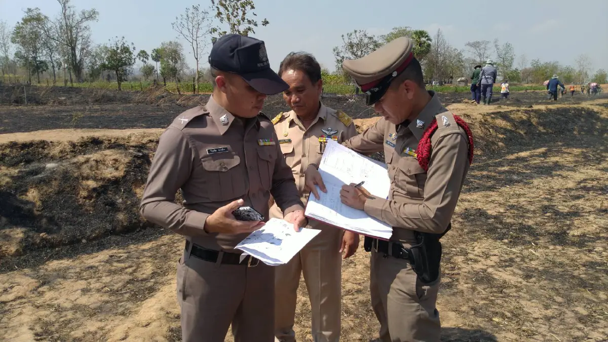 พ่อเฒ่าวัย 81 ปีจุดไฟเผาตอซังข้าวโชคร้ายถูกคลอกดับอนาถกลางทุ่งนา