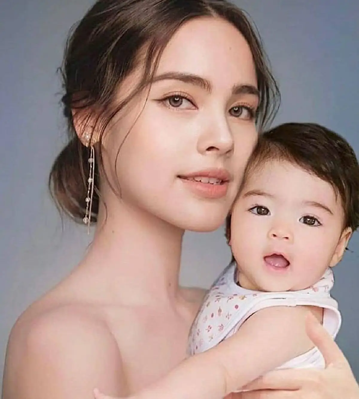 "น้องเดมี่" ขวัญใจลุงป้าน้าอาคนบันเทิง..นับวันยิ่งน่ารักเหมือนตุ๊กตาเข้าไปทุกที