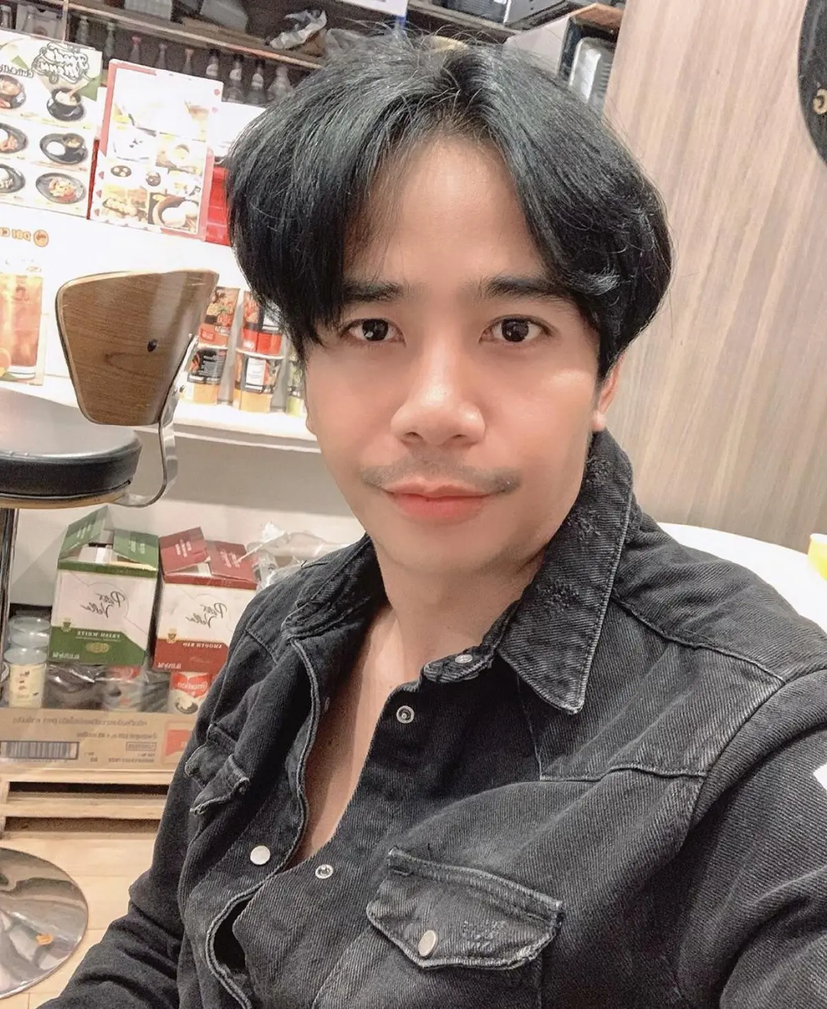 ก้อง ห้วยไร่ ควักกระเป๋าบริจาค 1 แสน! ซื้อหน้ากากอนามัยให้แพทย์และพยาบาล