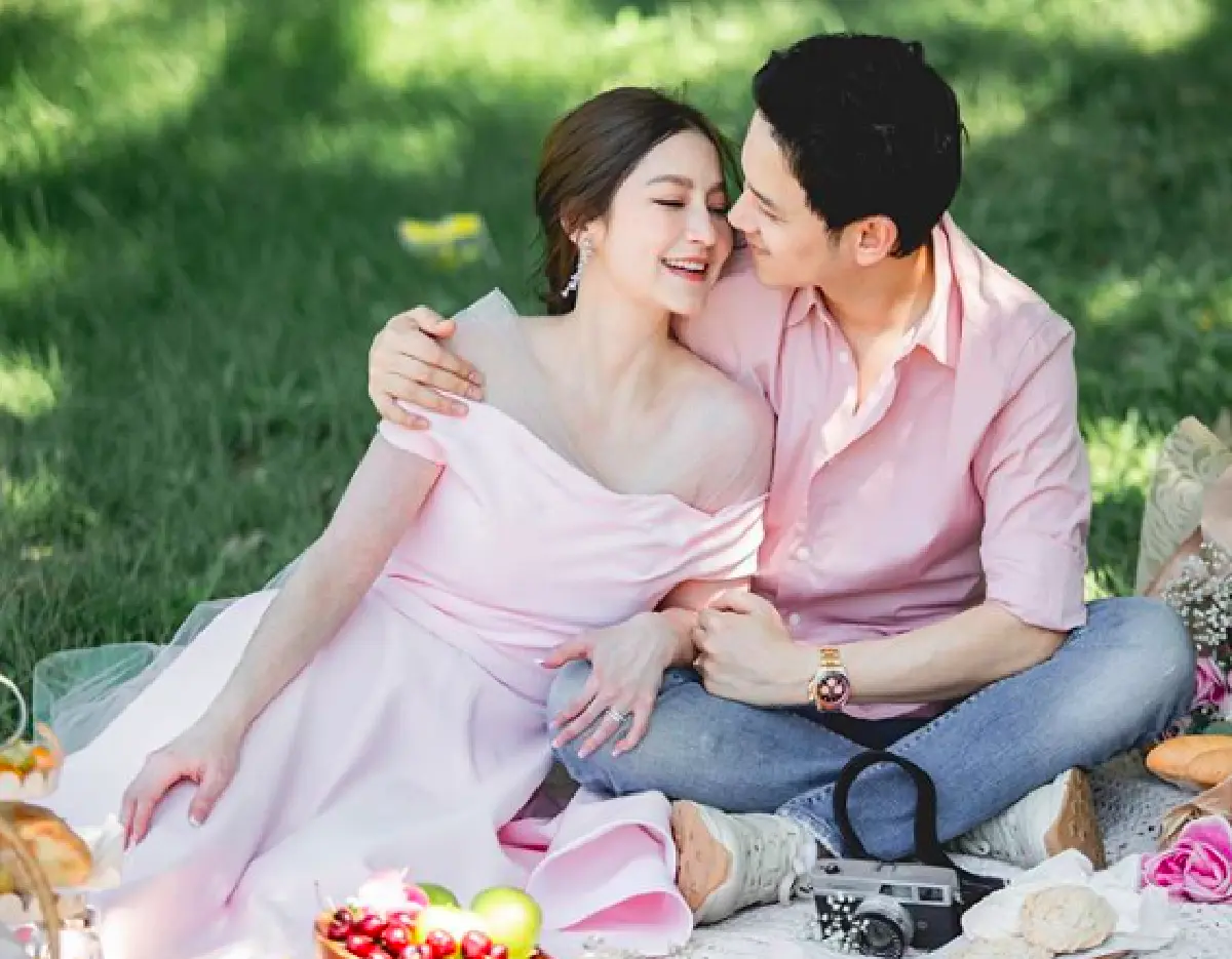  ส่องปาร์ตี้สละโสดว่าที่เจ้าบ่าว "ฟลุค เกริกพล" สาวสวยเซ็กซี่เต็มสระว่ายน้ำ