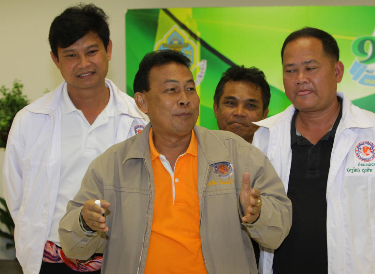 พรรคเล็กสวนกระแสเชียร์"ธรรมนัส"นั่งรมต.ว่าการไล่ "ปชป." ถอนตัวจากรัฐบาล พรรคเล็กสวนกระแสเชียร์"ธรรมนัส"นั่งรมต.ว่าการไล่ "ปชป." ถอนตัวจากรัฐบาล