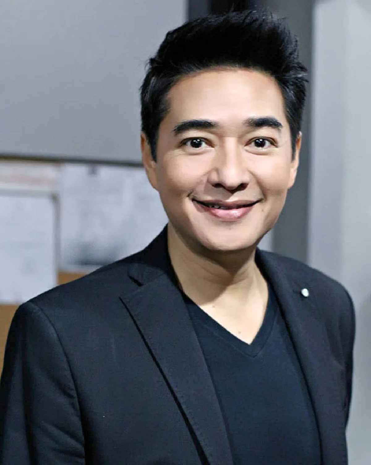 “ก้อง สหรัถ” วัย 51 ปี เปิดอินสตาแกรมแล้ว ประเดิมด้วยรูปเซลฟี่หล่อกระชากใจ