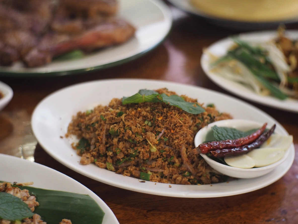 "เป็นลาว" สุดแซ่บ สุดจัดจ้านในย่านเขาใหญ่