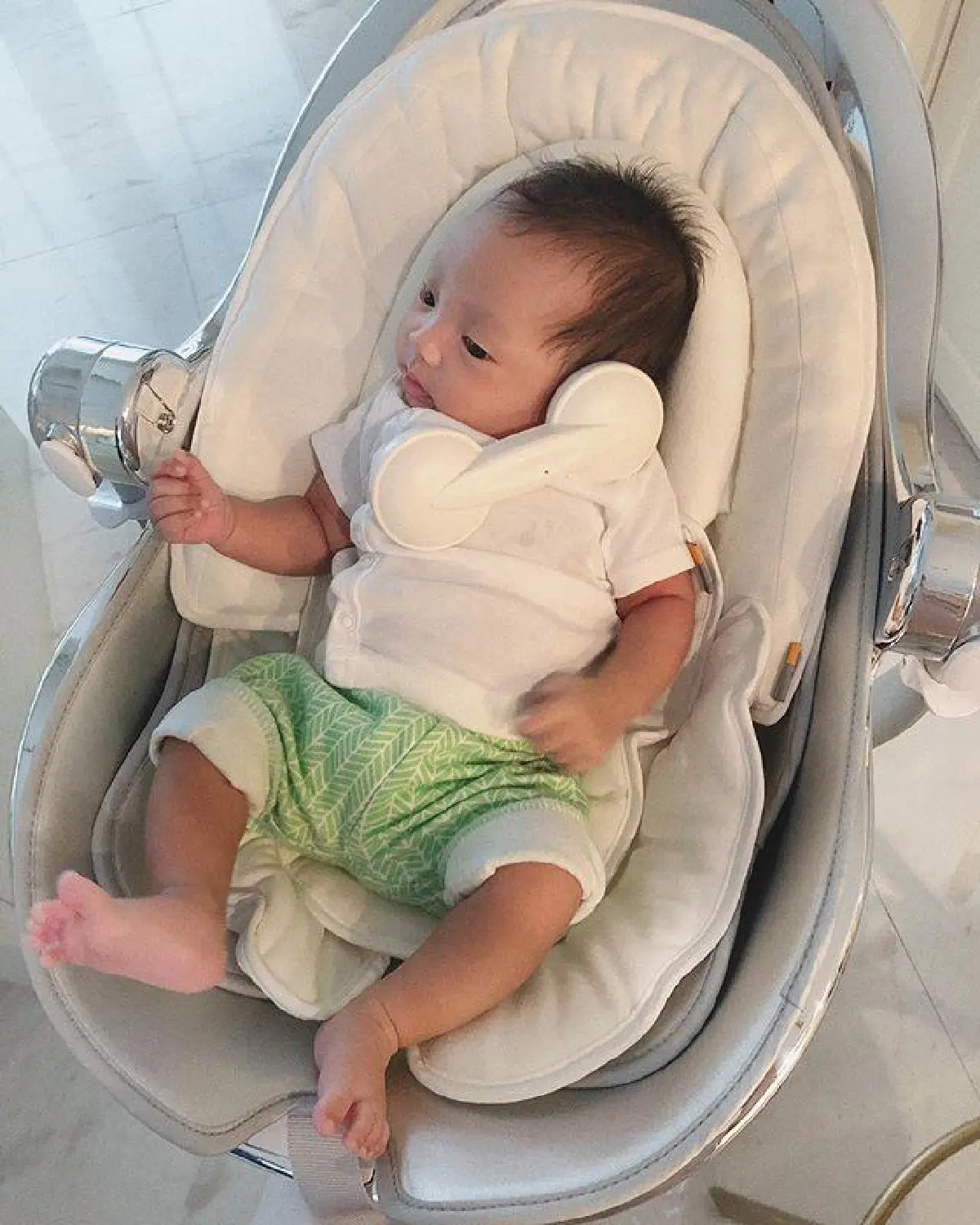 น้องโนล่า ถ่ายแบบกับ แม่เจนี่ โชว์ยิ้มหวานๆน่ารักใส่กล้อง