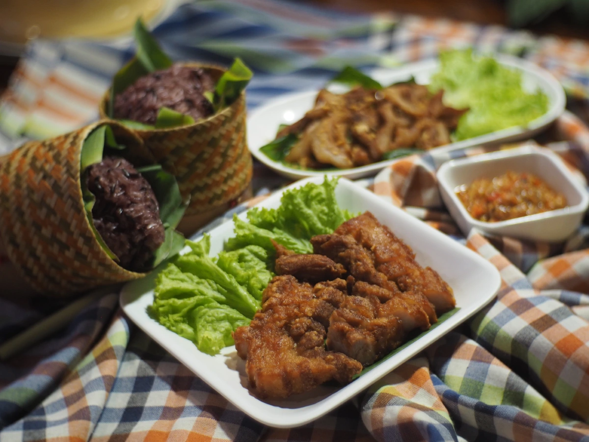 "เป็นลาว" สุดแซ่บ สุดจัดจ้านในย่านเขาใหญ่