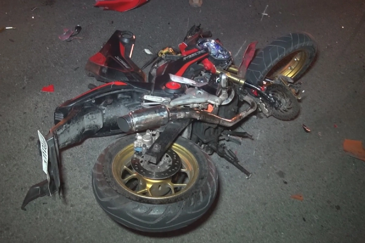 แว้นยึดมอเตอร์เวย์กาญจนบุรี-บางใหญ่แข่งซิ่ง ชนประสานงาตาย2เจ็บ1