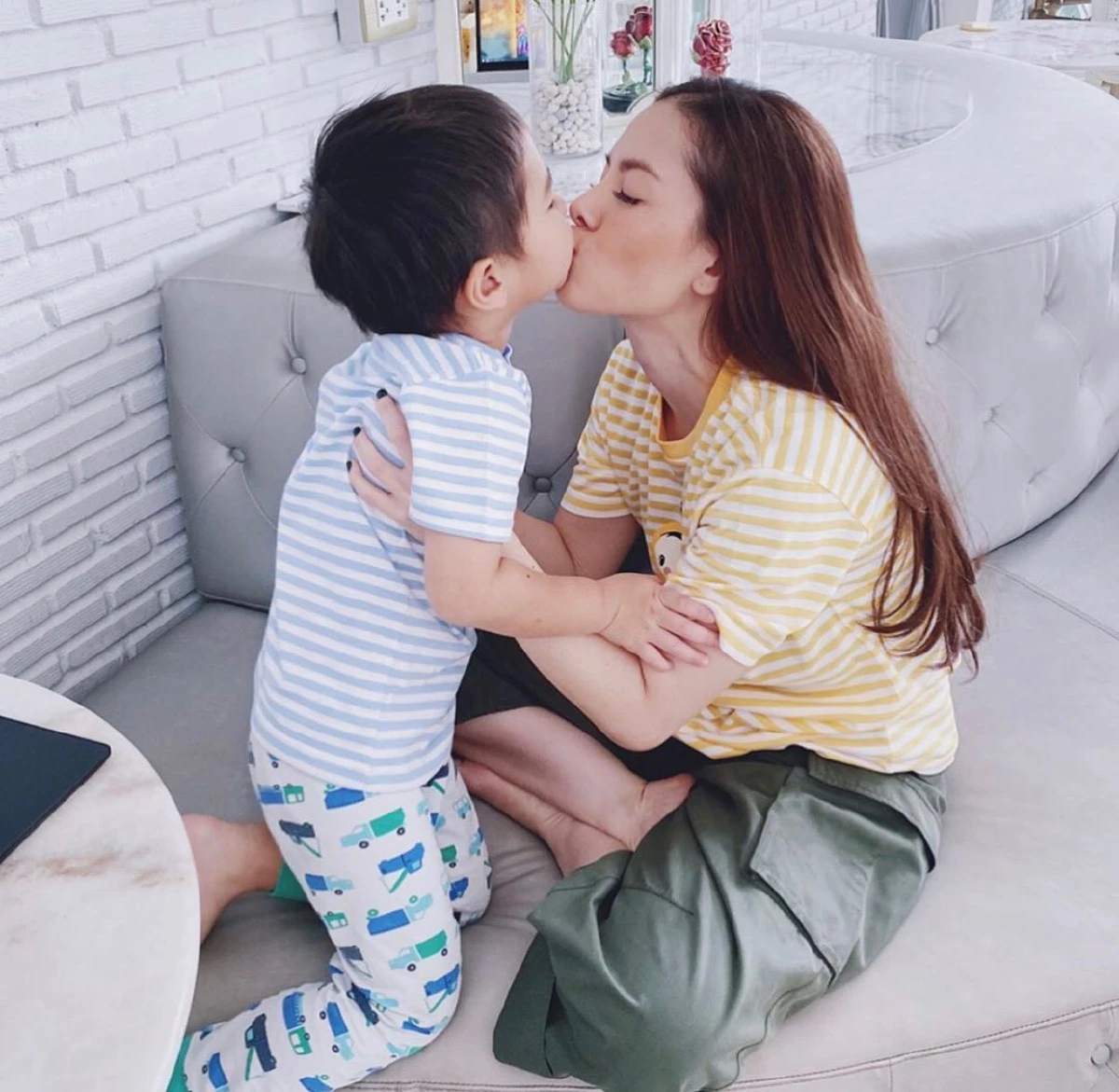 คนบันเทิงแห่ให้กำลังใจ ลิเดีย-ดีแลน-เดมี่ ขอให้ปลอดภัยจากไวรัสโควิด-19