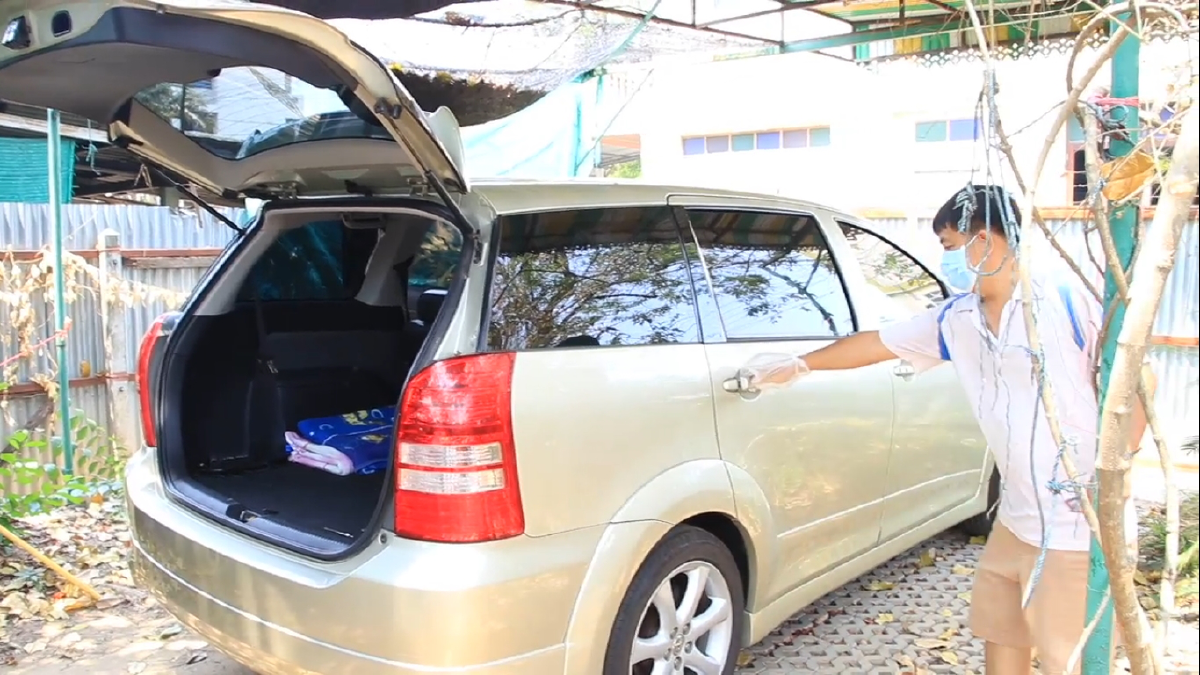 ส่องรถดัดแปลงของยอดคุณพ่อรับลูกกลับจากประเทศเสี่ยงโควิด-19