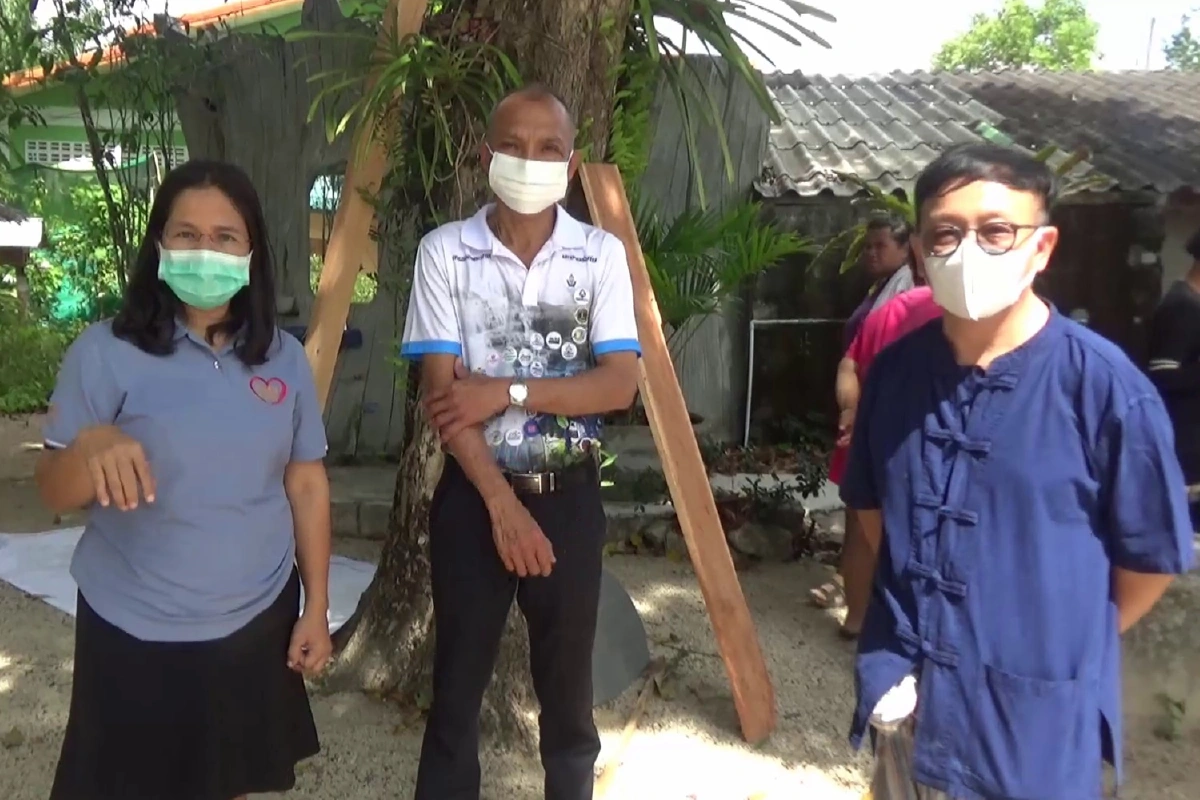 สาทิตย์รุดเคลียร์ชาวบ้านจ้องไล่2สาวกลับจากจีนถูกกักตัวในพื้นที่ห้วยยอด