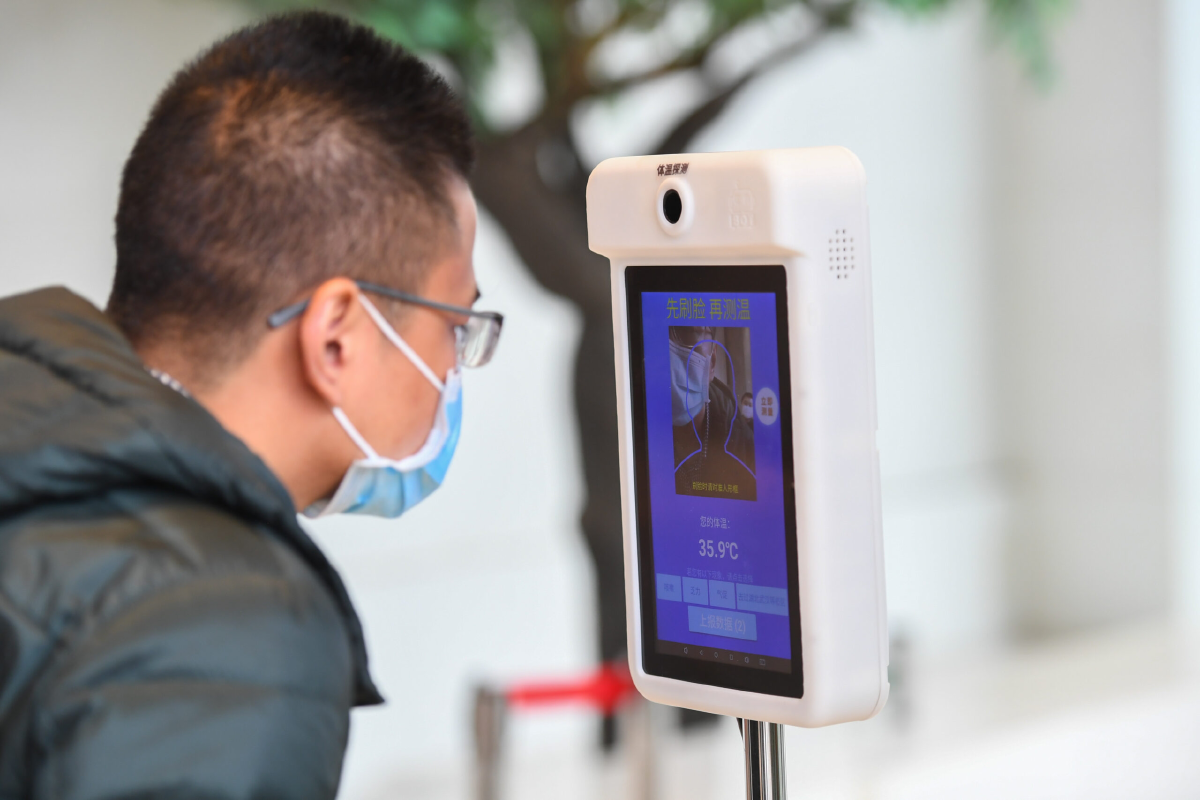  จีนคิดค้นหุ่นยนต์ช่วยตรวจโรคมนุษย์ออฟฟิศก่อนเข้างาน