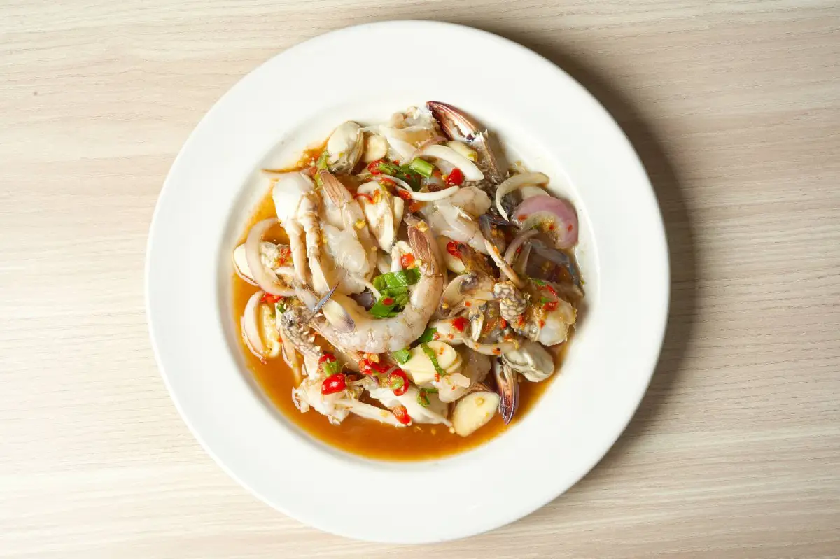 รวมมิตร 17 ร้านดัง กับสุดยอดเมนูที่น่าสั่งมานั่งกินที่บ้าน