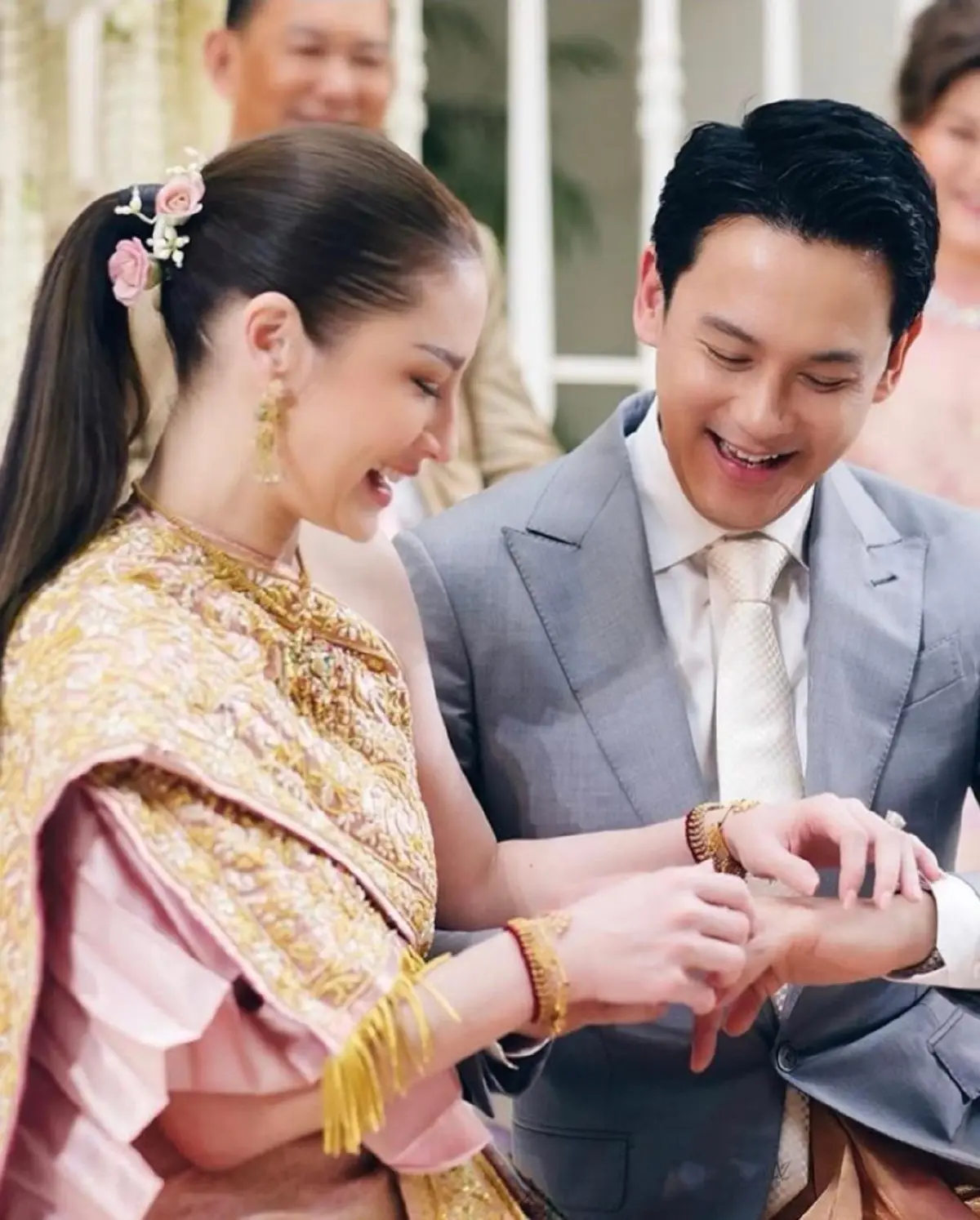  สู้ COVID-19 ไม่ไหว! “ฟลุค-นาตาลี” ยอมเลื่อนวันงานฉลองมงคลสมรส 