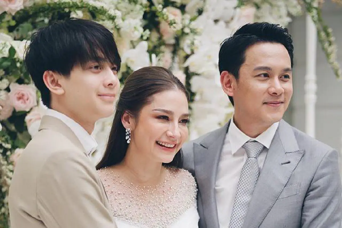 “พ่อฟลุค” เผยเหตุผลทำไม “น้องอชิ” ถึงหล่อและรวยที่สุดในวันงานหมั้น