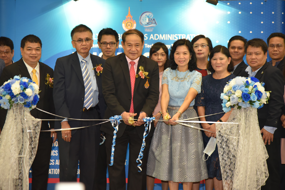 คณะบริหารฯ มทร.ธัญบุรี ชูปรัชญา “นักปฏิบัติ” เปิดเวทีแสดงผลงานนักศึกษาในงาน Business Day คณะบริหารฯ มทร.ธัญบุรี ชูปรัชญา “นักปฏิบัติ” เปิดเวทีแสดงผลงานนักศึกษาในงาน Business Day