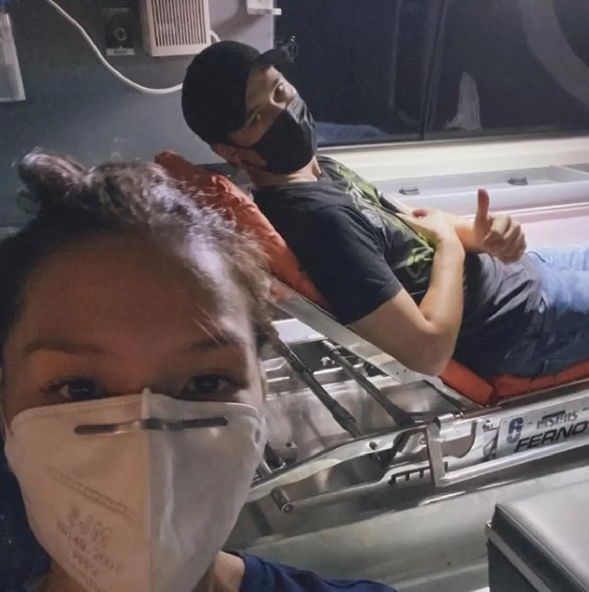 แมทธิว-ลิเดีย บริจาคพัดลมให้กรมควบคุมโรค หลังคนที่ไปรอตรวจโควิด-19 เยอะมาก