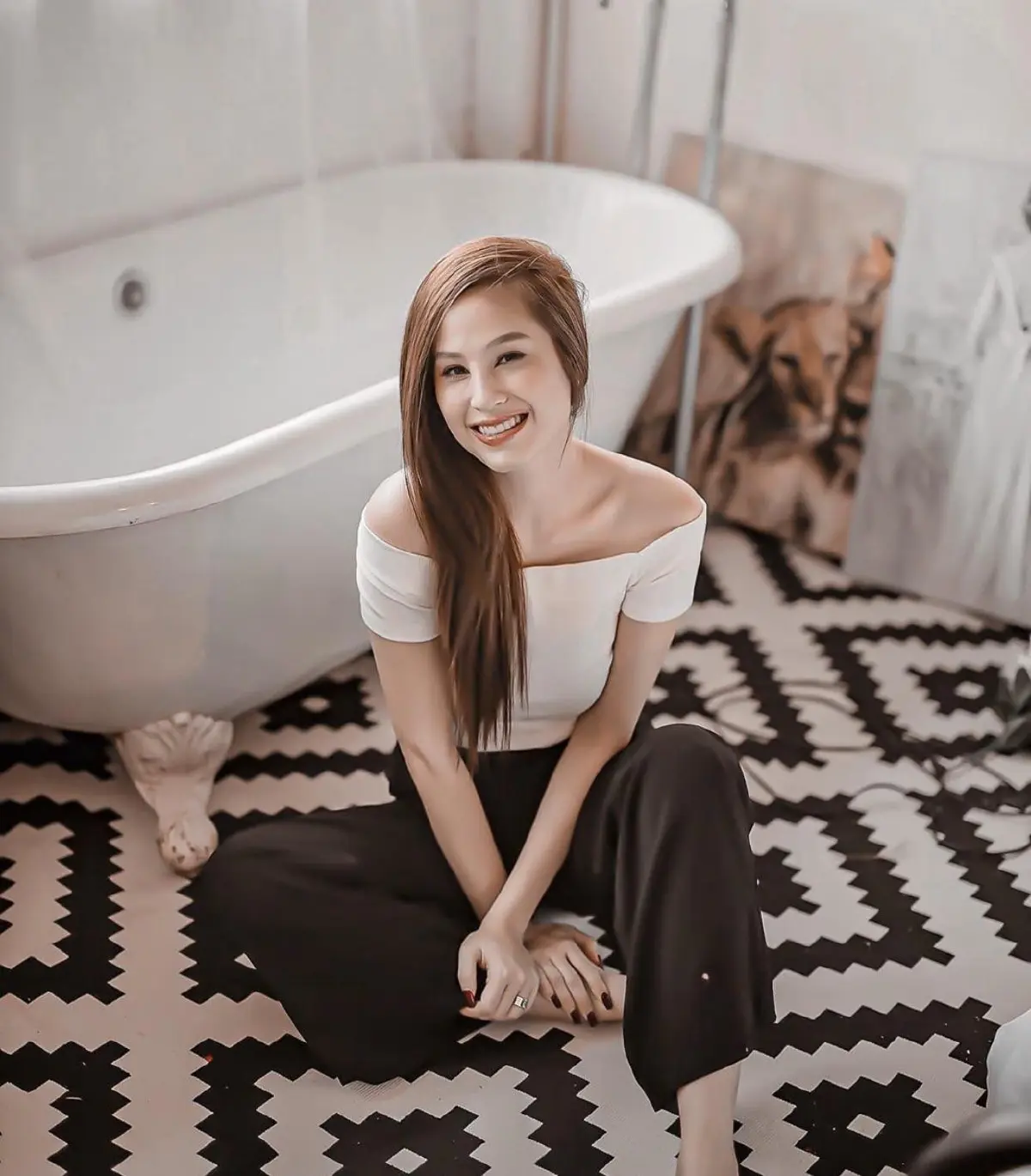 ขวัญ อุษามณี พร้อมส่งทีมทำความสะอาดที่สาธารณะฟรี ลดการระบาดโควิด-19