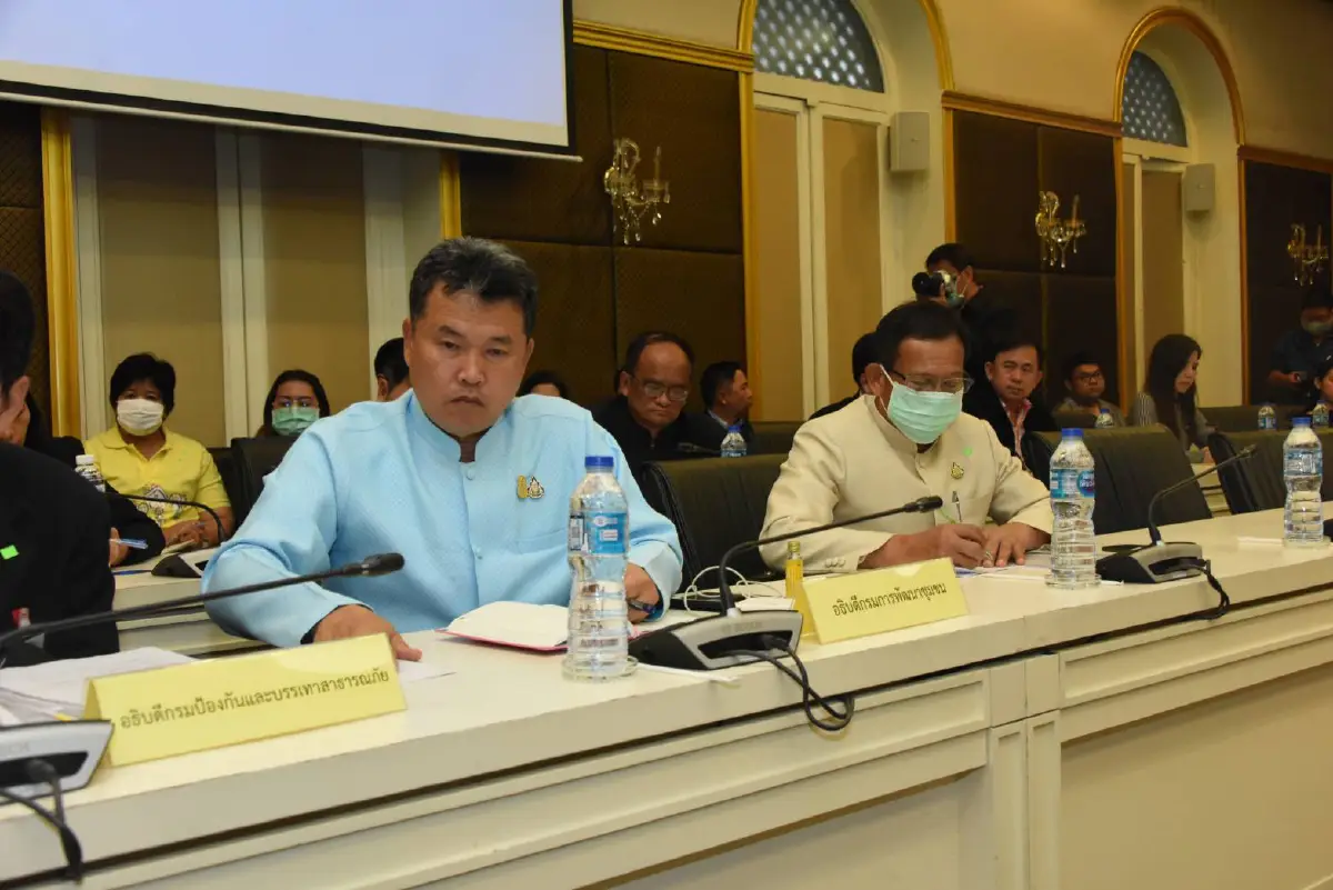 "บิ๊กป๊อก"สั่งด่วนผู้ว่าฯทั่วประเทศใช้อำนาจตามกม.คุมโควิด-19 อย่างเข้มข้น