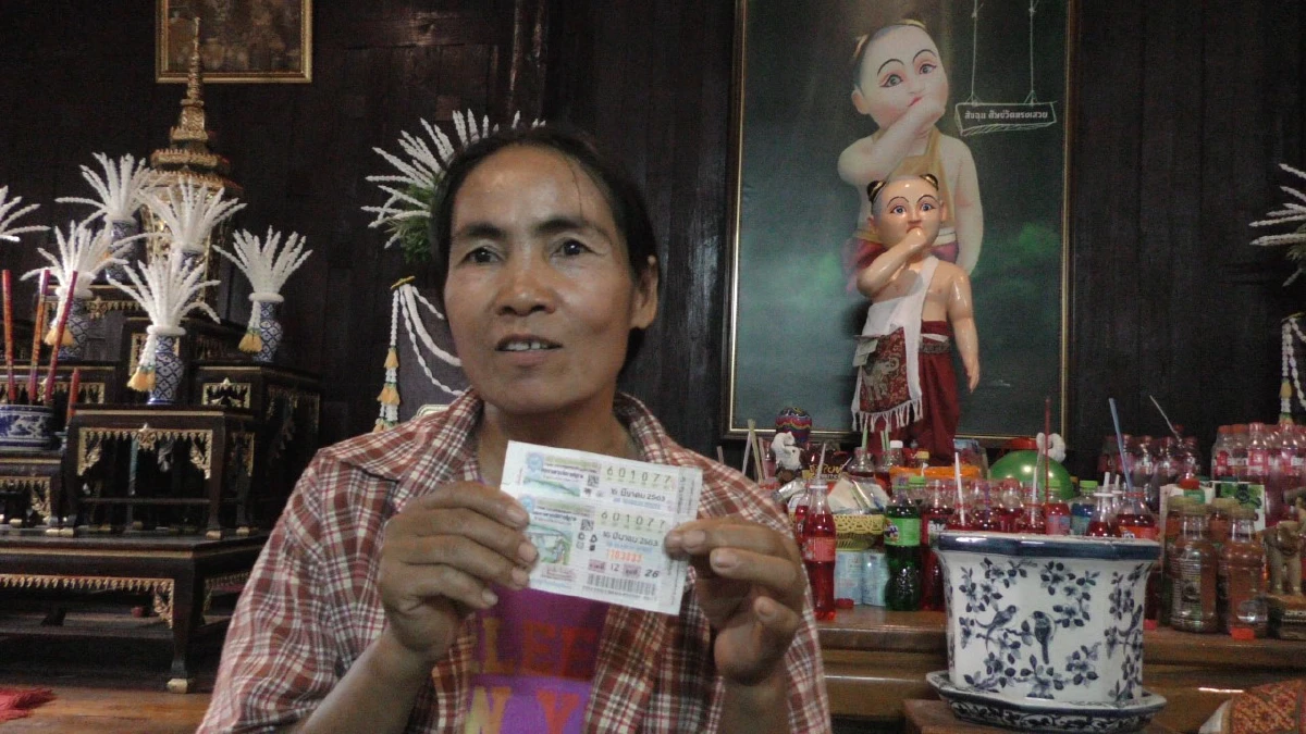 แห่แก้บน"ไอ้ส้มฉุน"วัดทรงเสวยให้โชคลาภกว่าครึ่งล้าน