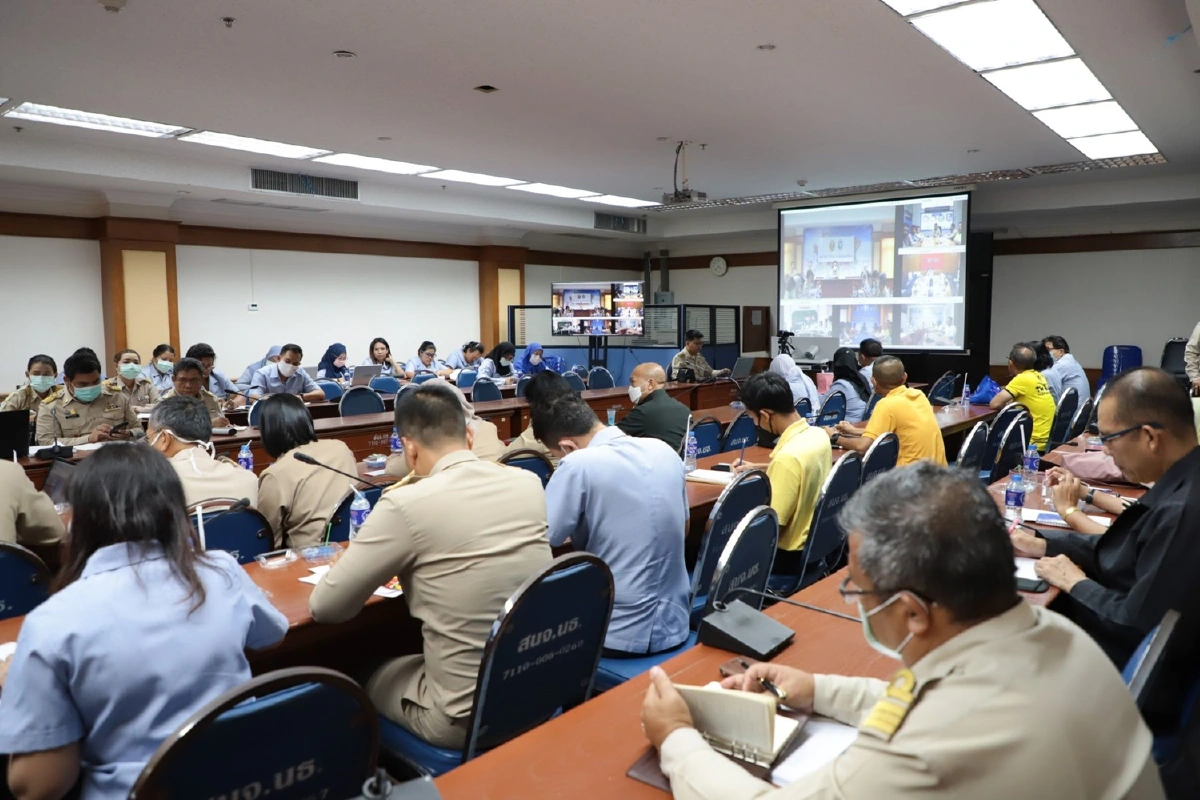 นราธิวาสคัดกรอง26คนไทยกลับจากร่วมงานที่มาเลเซียพบมีไข้2ราย