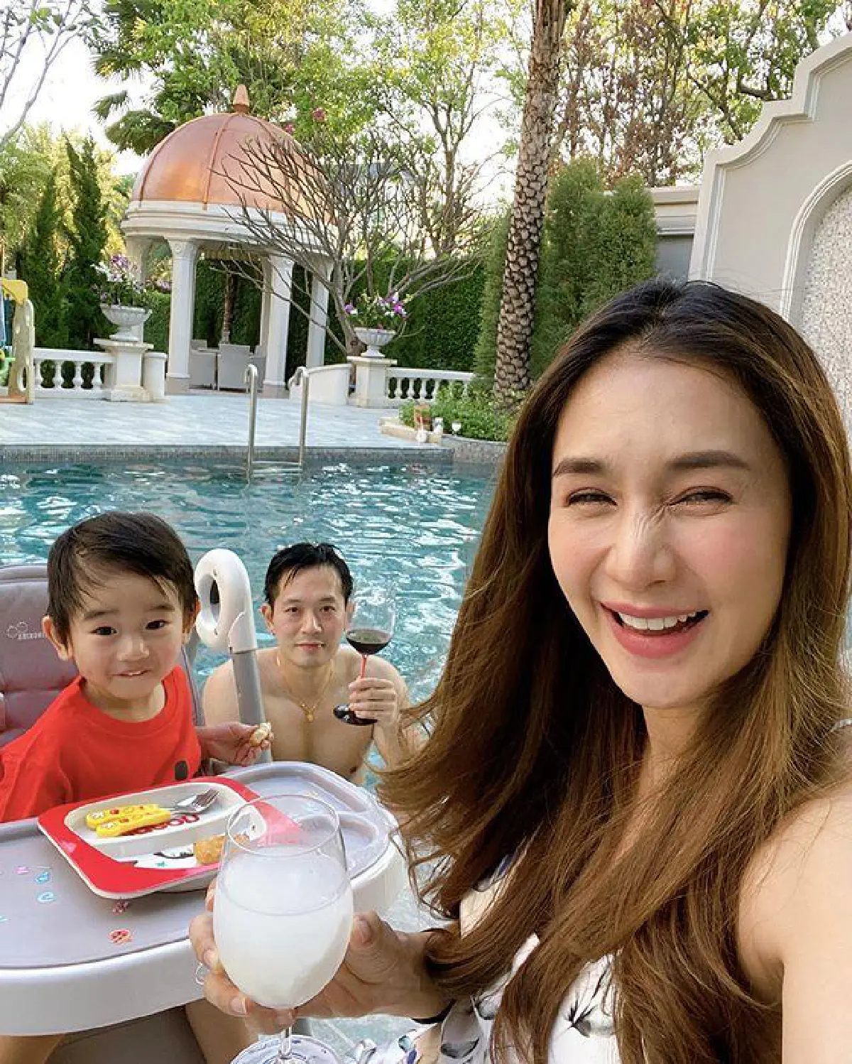 เนย โชติกา เผยชื่อลูกสาวความหมายดี ทำเอาพี่ชาย น้องอคิณ ตื่นเต้นหนักมาก