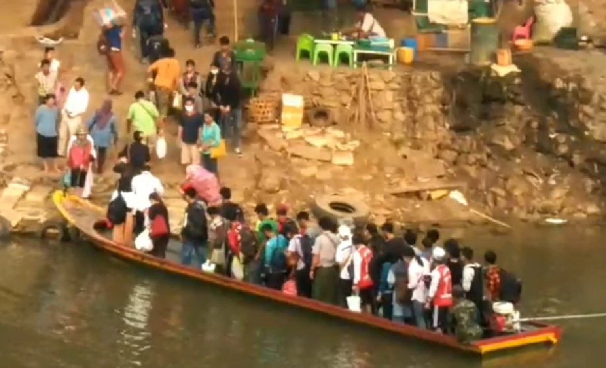 ด่านแทบแตก!แรงงานเมียนมาหนีโควิด-19 ฝั่งไทยทะลักกลับบ้านเกิด