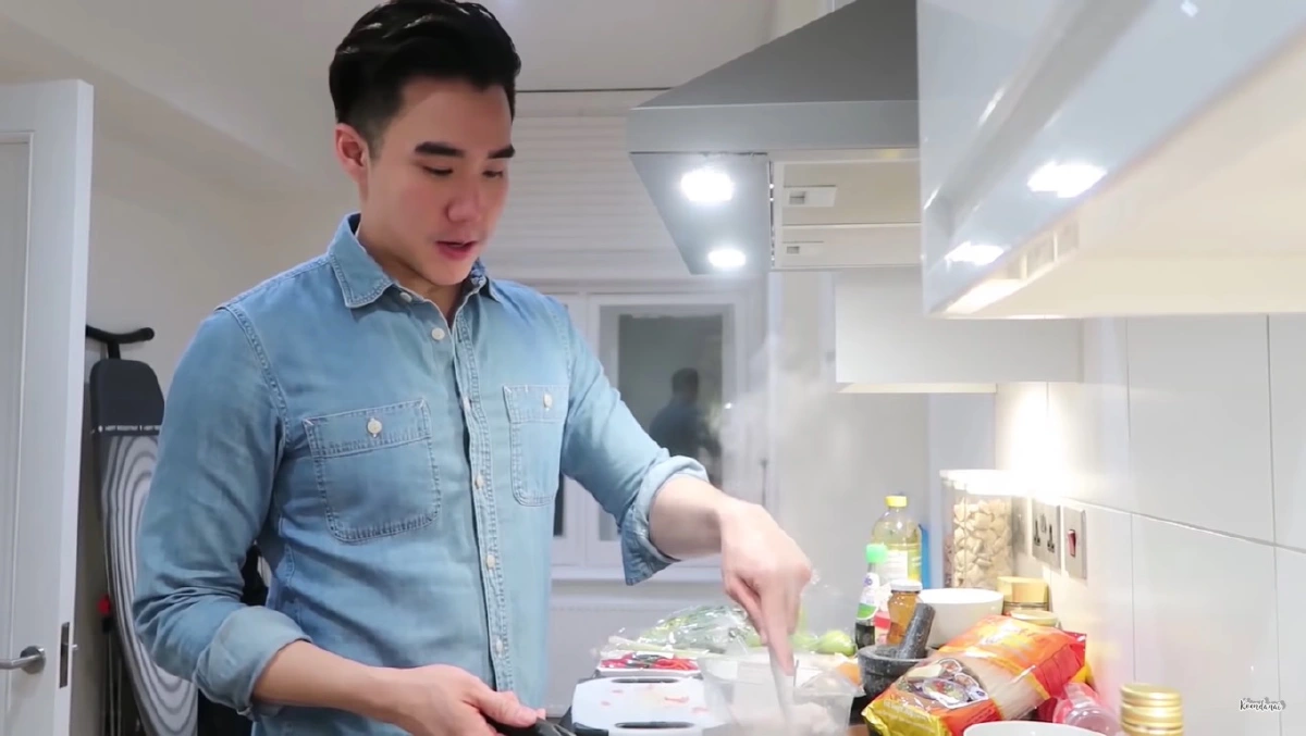 เขื่อน ภัทรดนัย ทวีตขอโทษ! หลังเจอชาวเน็ตรุมจวกเรื่องหอยเหม็น