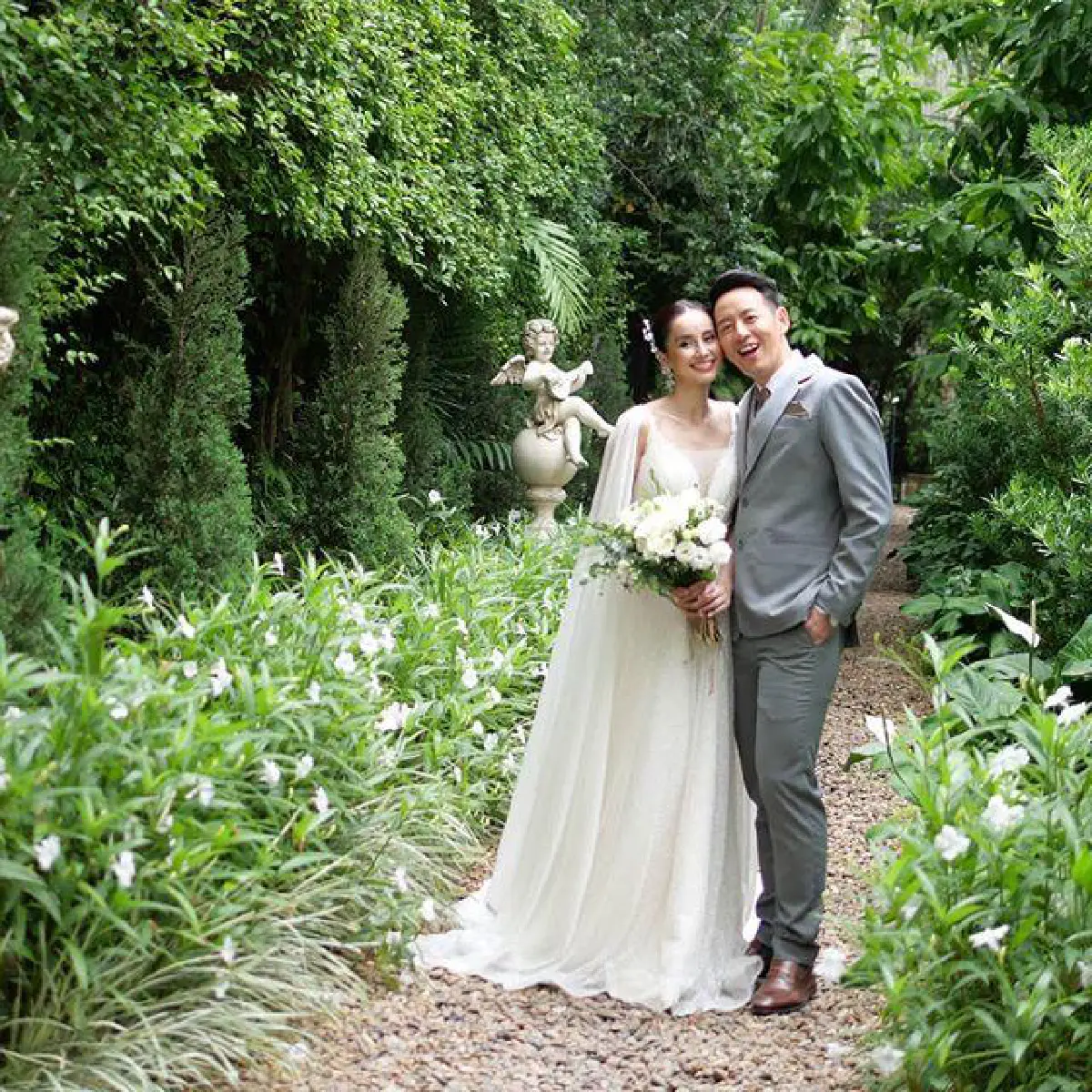 ไม่เลื่อนงานแต่ง! “น้ำฝน-อาร์ม" เผยภาพพรีเวดดิ้งสุดหวาน