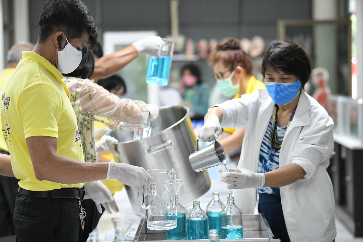 กทม.ทำแอลกอฮอลล์แจกกว่า 2 พันชุมชนเริ่มพรุ่งนี้ประเดิมเขตดุสิต-ปทุมวันและวัฒนา