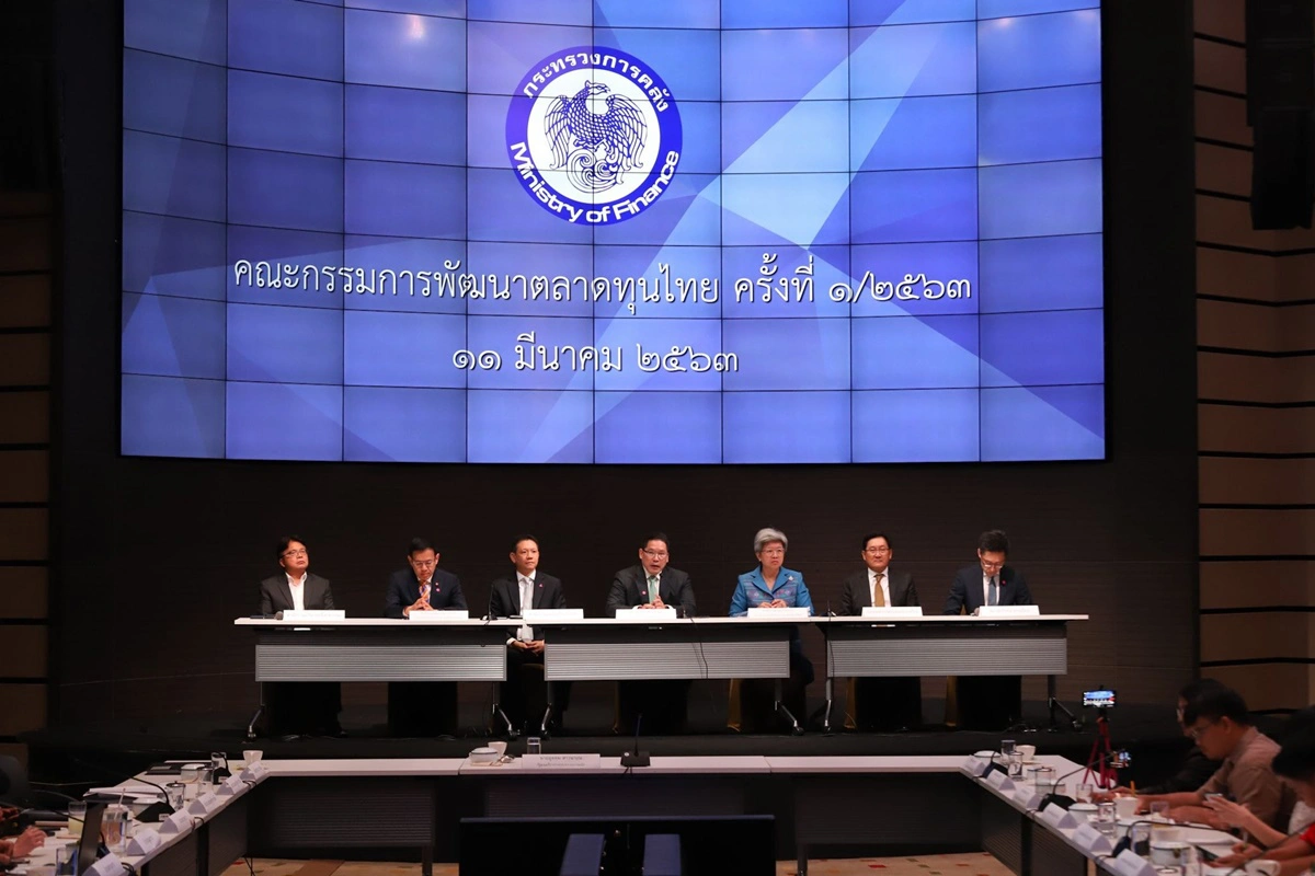 ลุ้นระทึก "อุตตม" ไปไหนมาบ้างก่อนตรวจติดไวรัสโควิด-19 หรือไม่