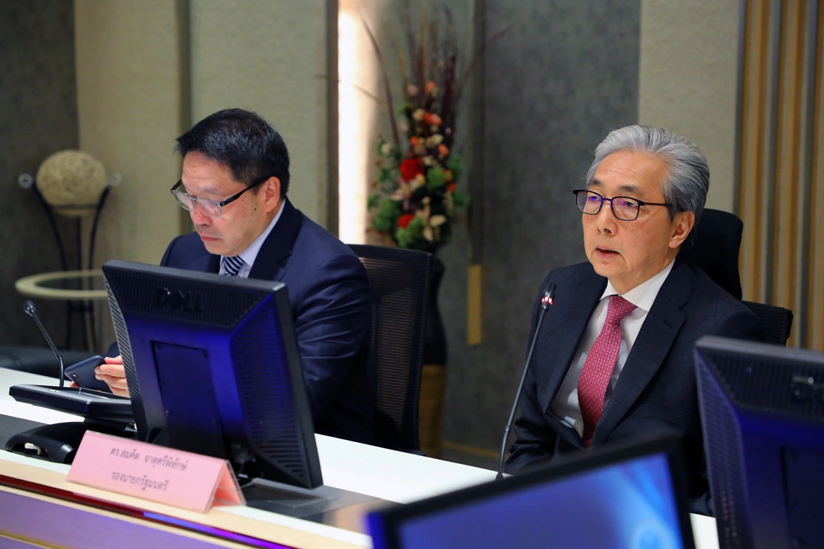 ลุ้นระทึก "อุตตม" ไปไหนมาบ้างก่อนตรวจติดไวรัสโควิด-19 หรือไม่