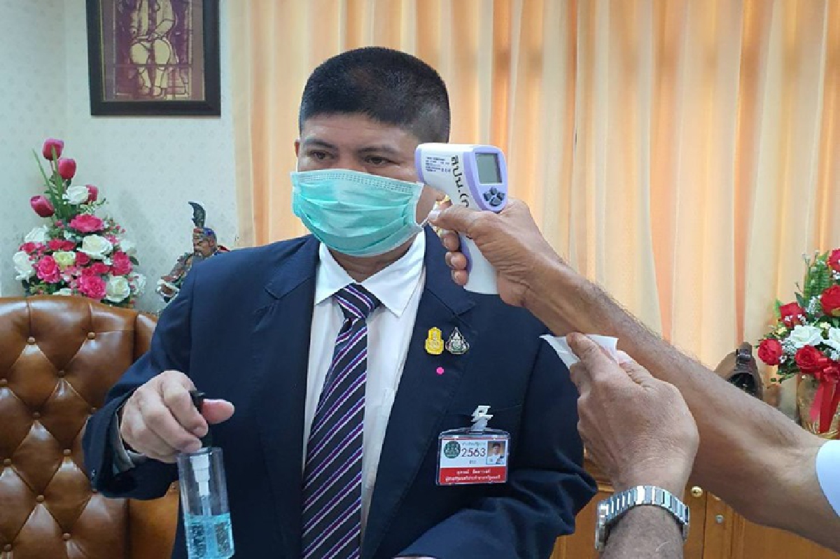 แรมโบ้อีสาน ขอฝ่ายค้าน หยุดวาทกรรม ชวนฟังเพลง "รวมใจไทยข้ามโควิด-19"เตือนสติ แรมโบ้อีสาน ขอฝ่ายค้าน หยุดวาทกรรม ชวนฟังเพลง "รวมใจไทยข้ามโควิด-19"เตือนสติ