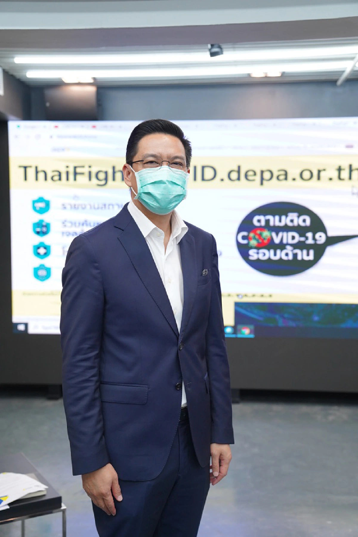 "พุทธิพงษ์" หนุน work from homeลดเสี่ยงโควิด-19 จ่อถกค่ายมือถือคิดค่าบริการ เดือนละ 99 บาท