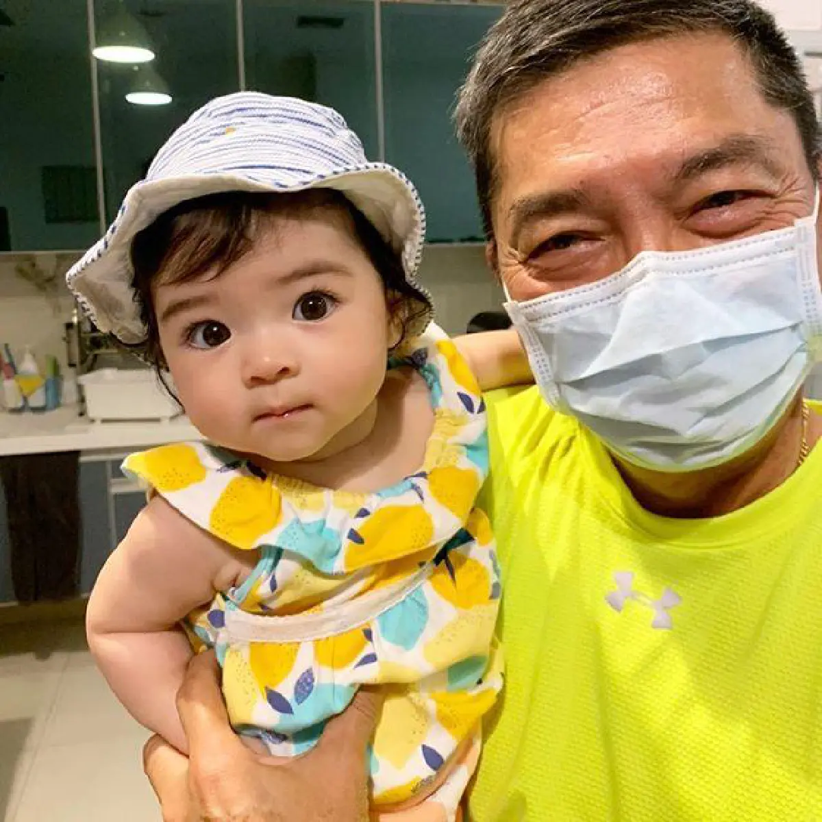 ลิเดีย เผยคลิปดีต่อใจ! ดีแลน-เดมี่ เล่นน้ำอยู่ที่บ้านกับคุณตาคุณยาย